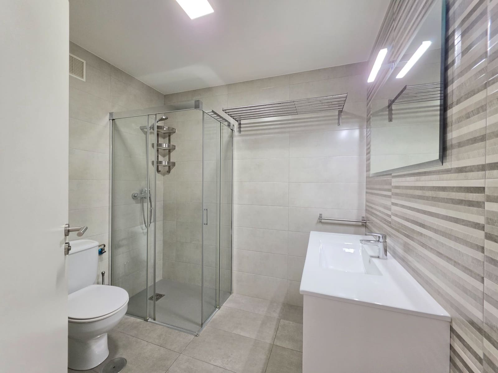 2 soverom Leilighet til leie i Elche / Elx med garasje - € 995 (Ref: 10057444)
