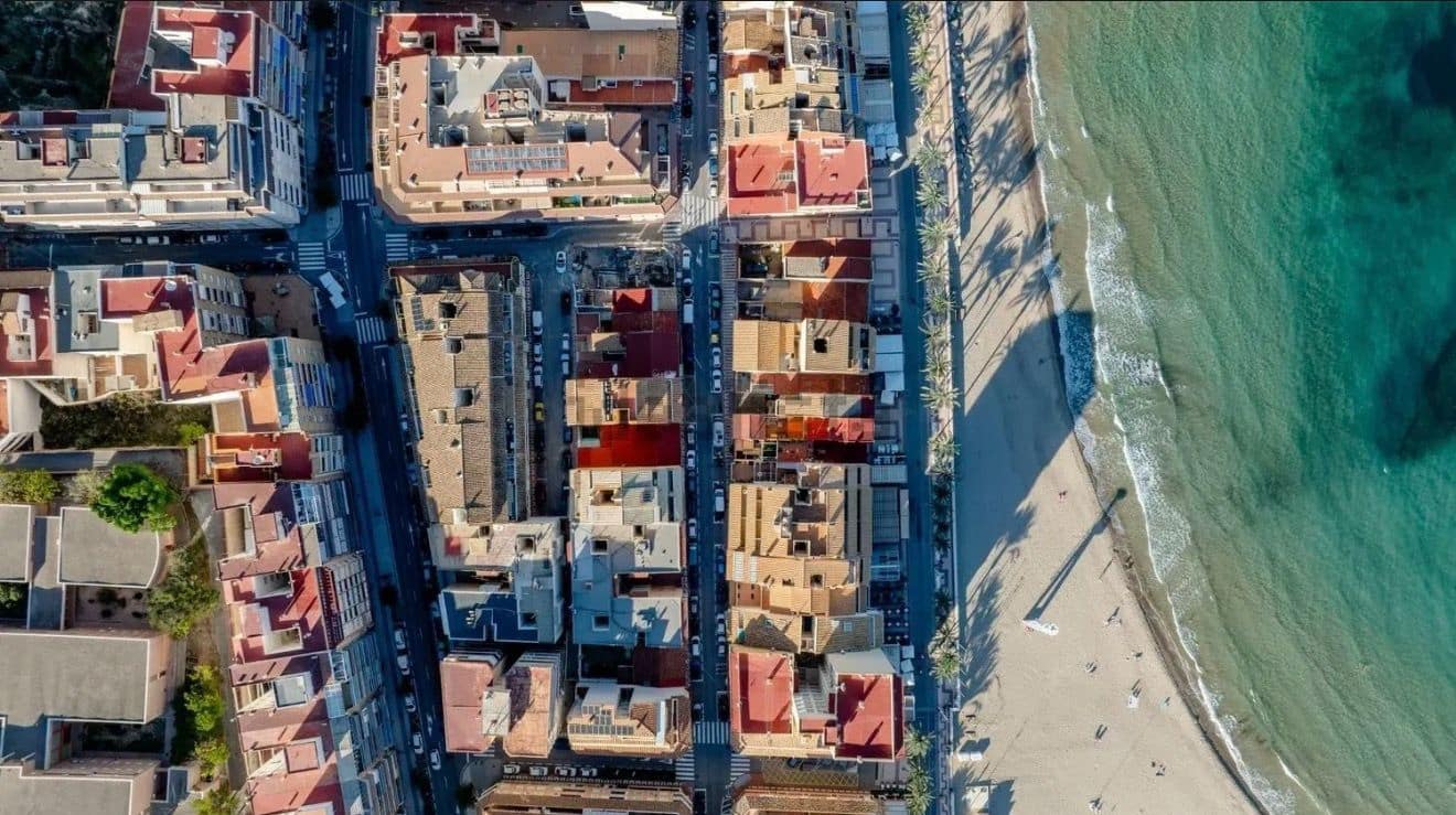 3 sovrum Lägenhet till salu i Alicante stad - 235 000 € (Ref: 10057445)