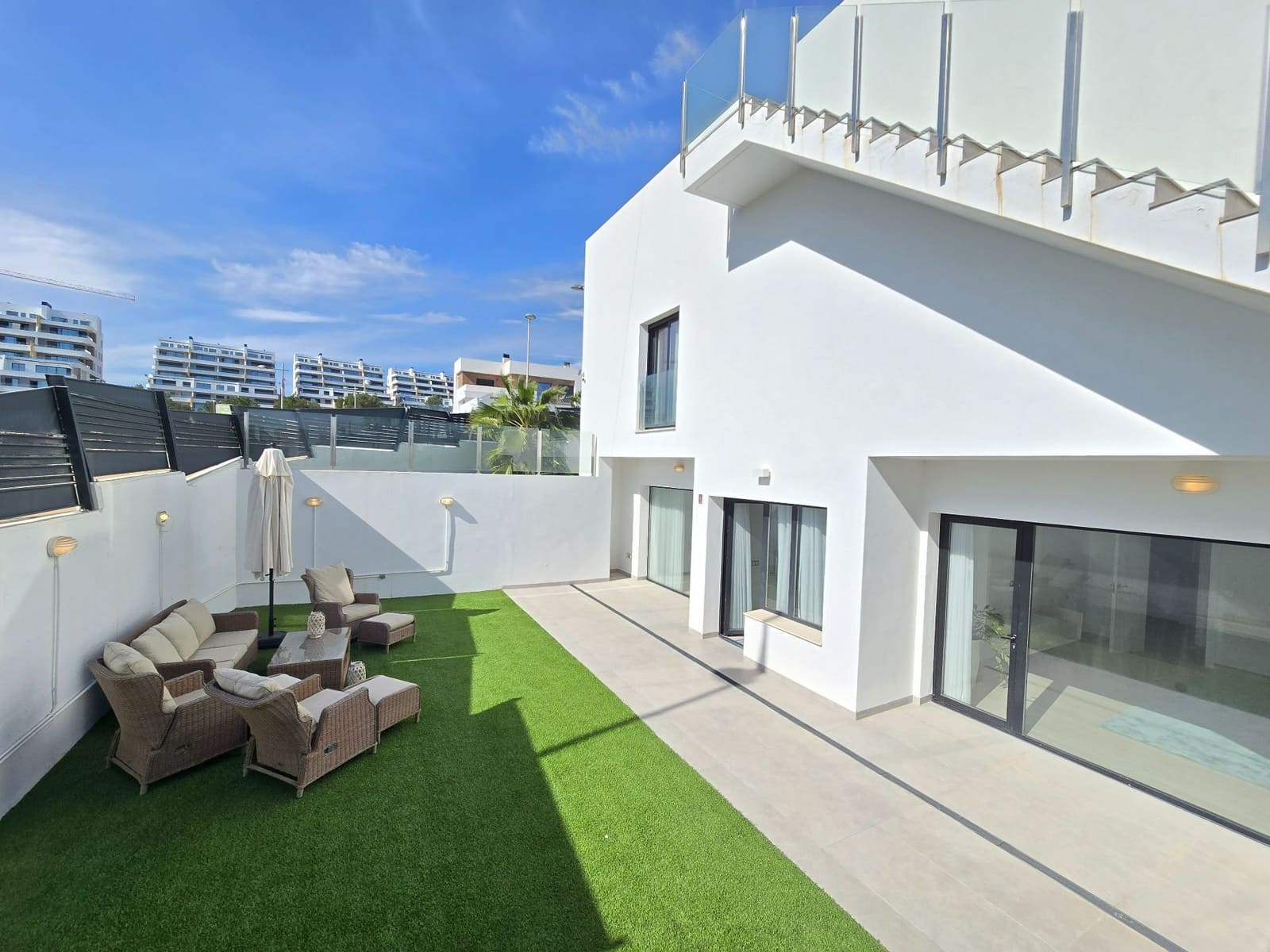 4 soveværelse Villa til salg i Finestrat med swimmingpool garage - € 890.000 (Ref: 10057446)
