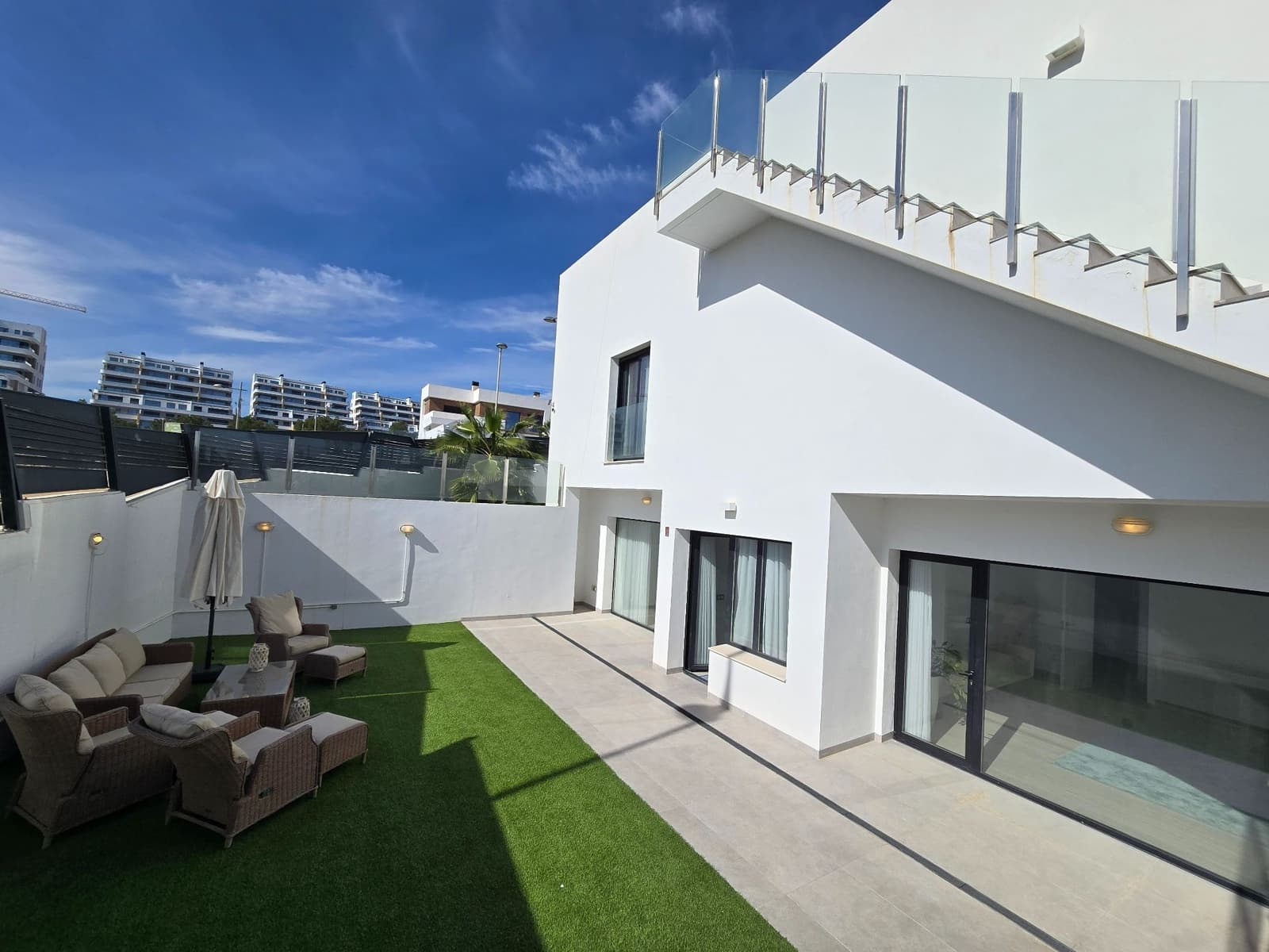 4 soveværelse Villa til salg i Finestrat med swimmingpool garage - € 890.000 (Ref: 10057446)