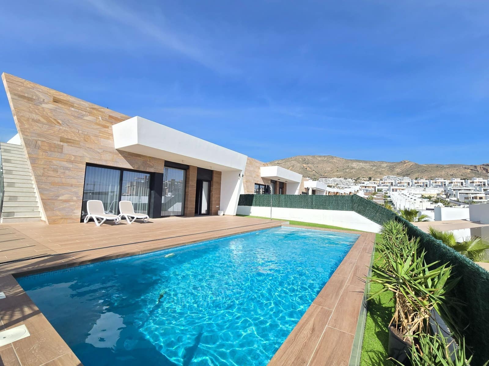 4 soveværelse Villa til salg i Finestrat med swimmingpool garage - € 890.000 (Ref: 10057446)
