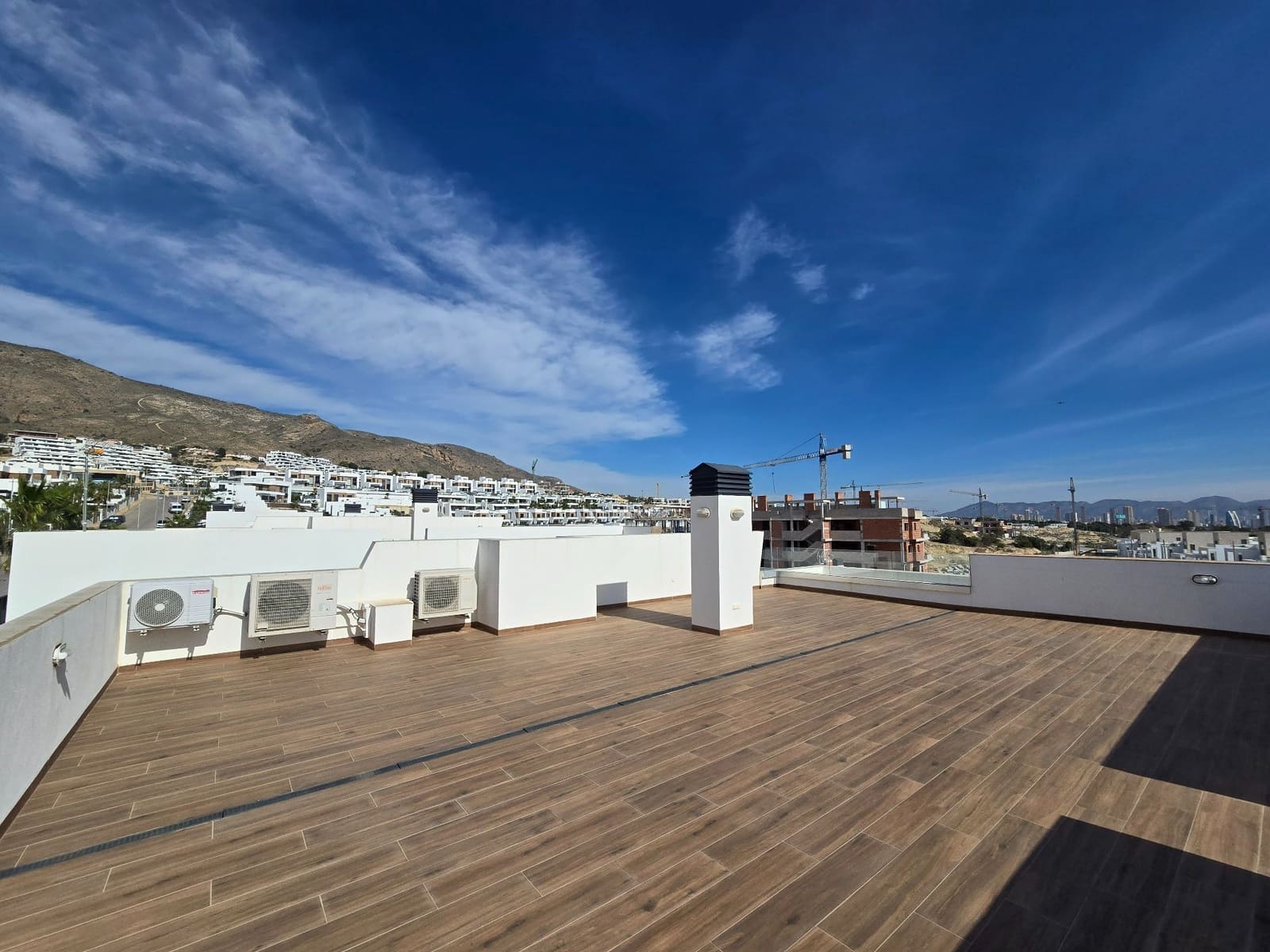4 soveværelse Villa til salg i Finestrat med swimmingpool garage - € 890.000 (Ref: 10057446)