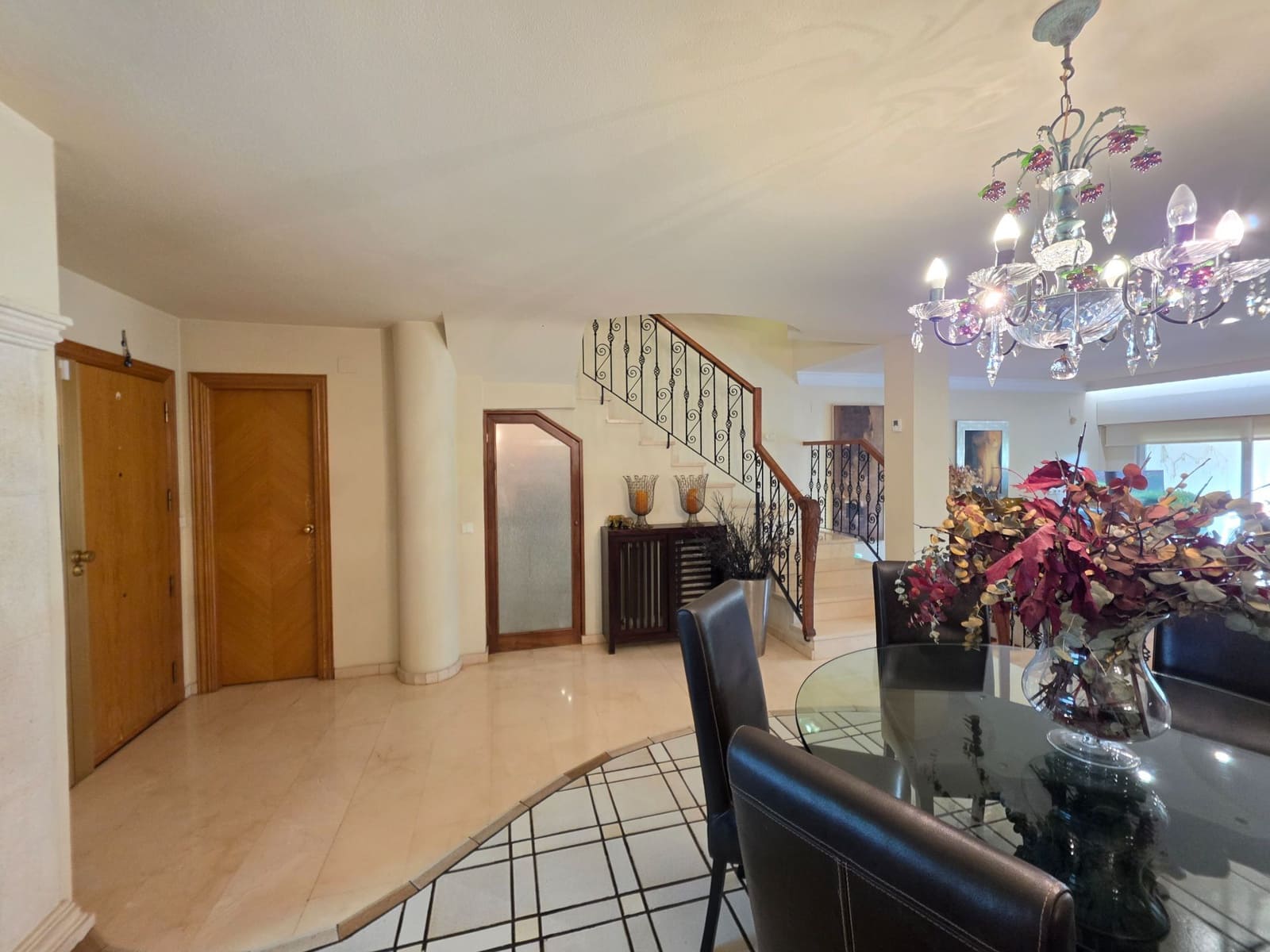 4 bedroom Semi-detached Villa for sale in Petrel / Petrer with pool garage - € 315,000 (Ref: 10061249)
