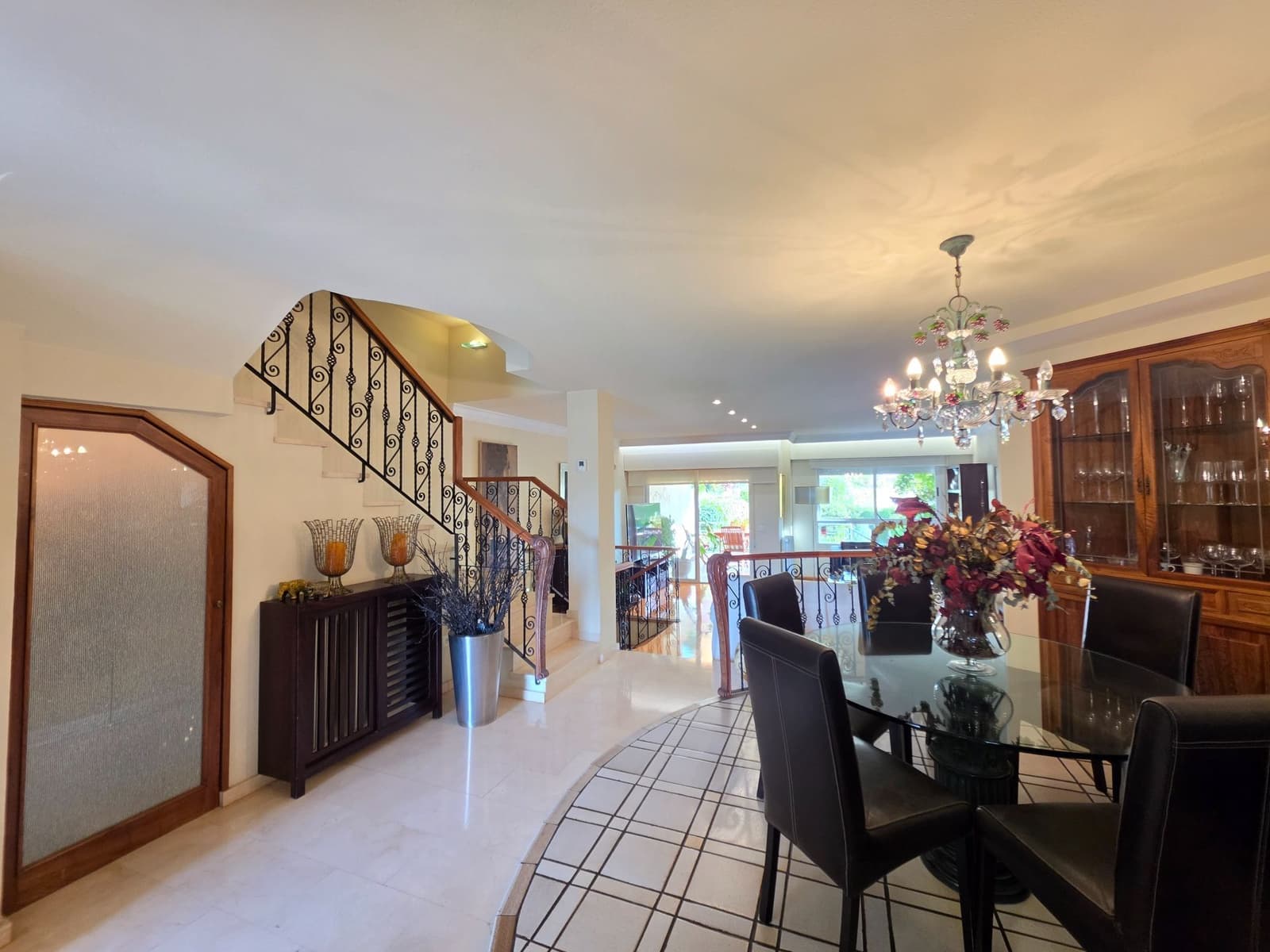 4 bedroom Semi-detached Villa for sale in Petrel / Petrer with pool garage - € 315,000 (Ref: 10061249)