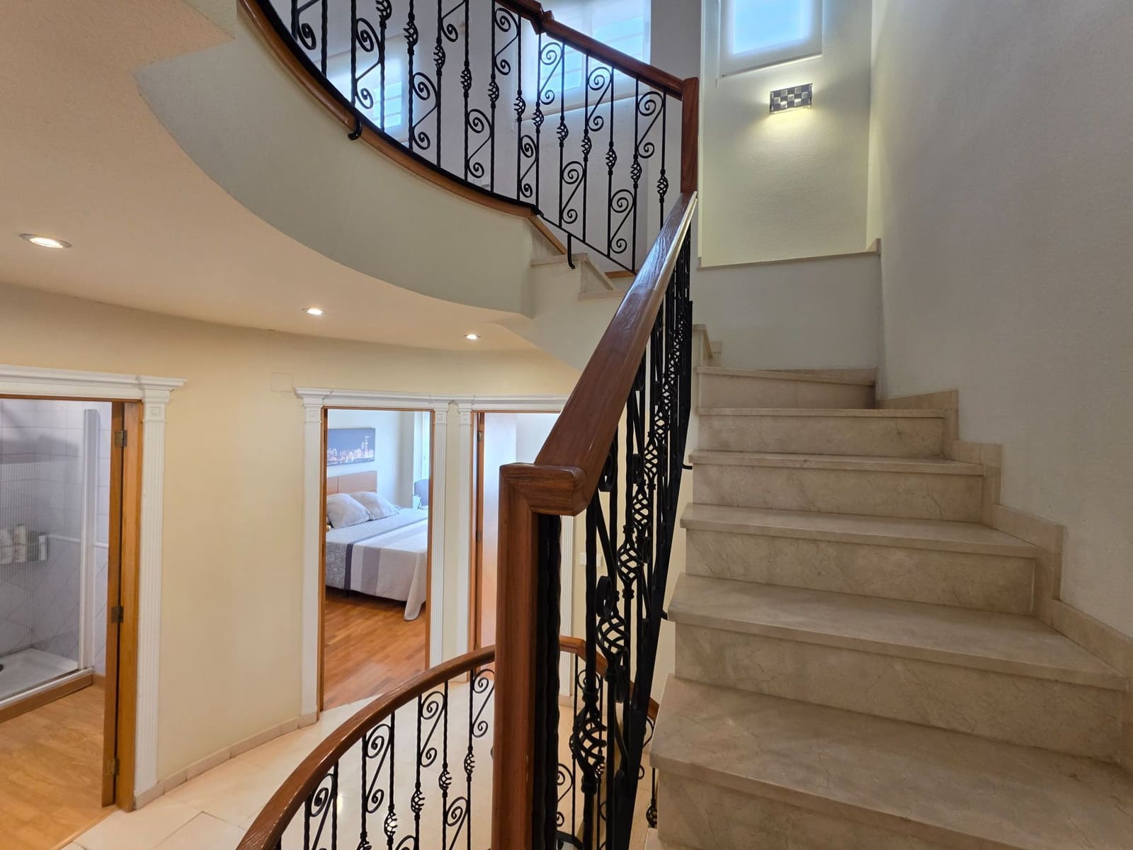4 bedroom Semi-detached Villa for sale in Petrel / Petrer with pool garage - € 315,000 (Ref: 10061249)