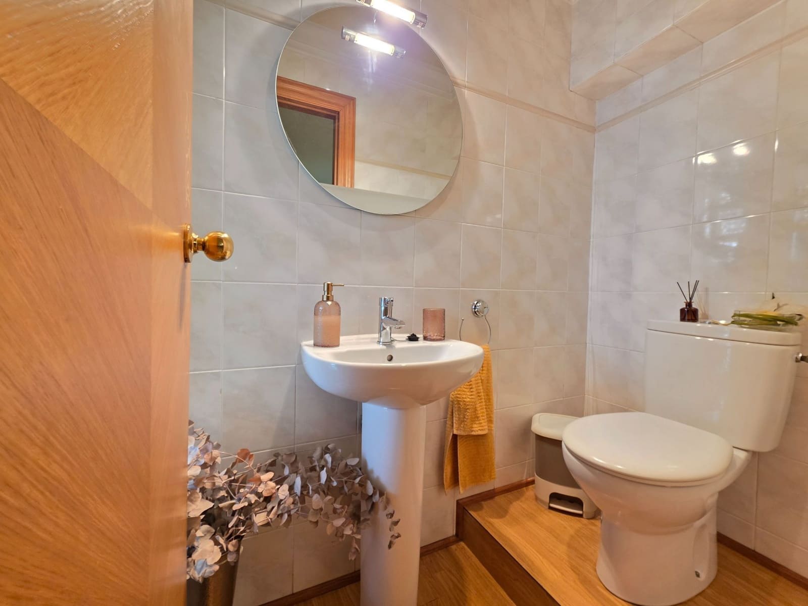 4 bedroom Semi-detached Villa for sale in Petrel / Petrer with pool garage - € 315,000 (Ref: 10061249)