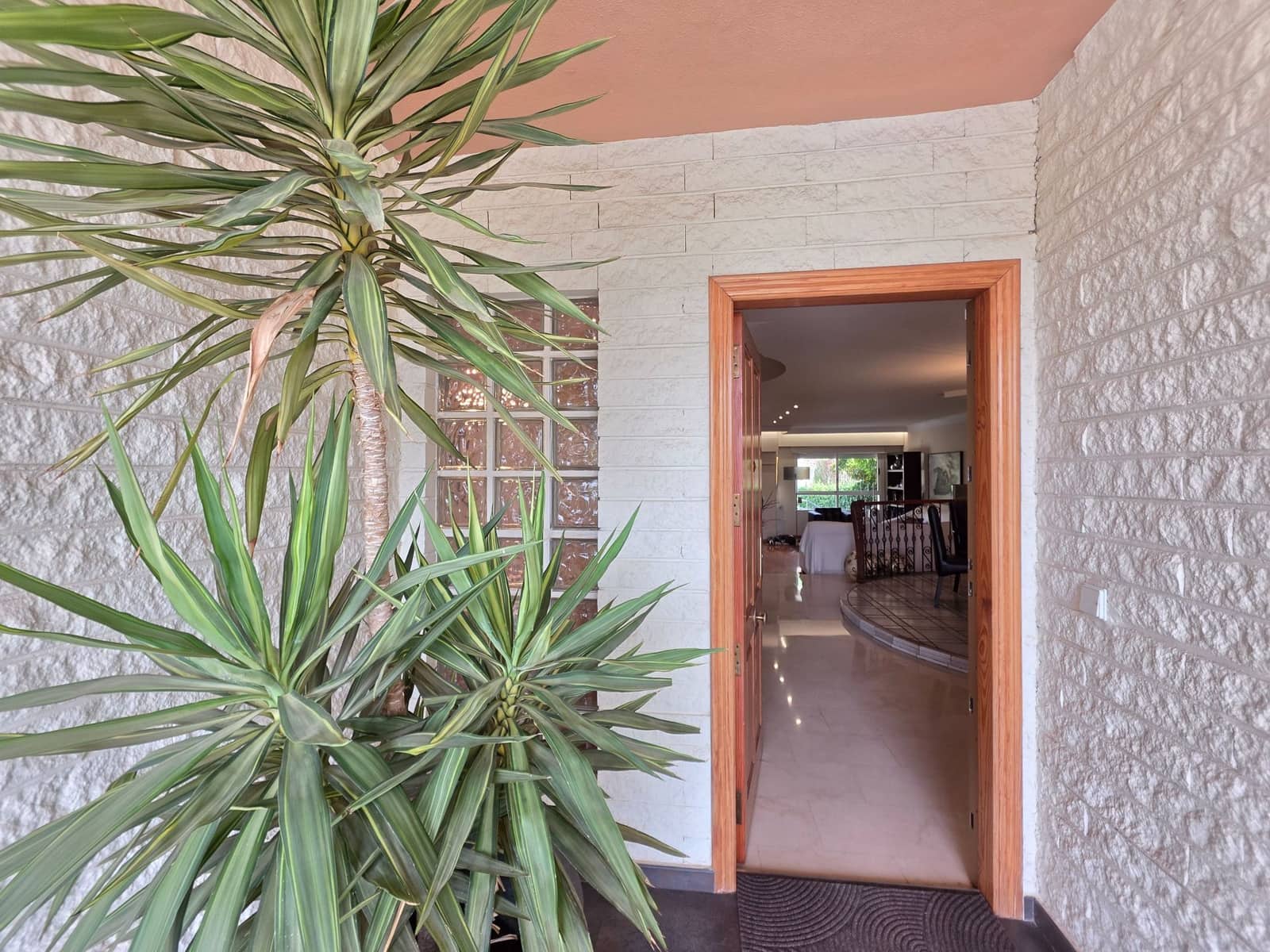 4 bedroom Semi-detached Villa for sale in Petrel / Petrer with pool garage - € 315,000 (Ref: 10061249)