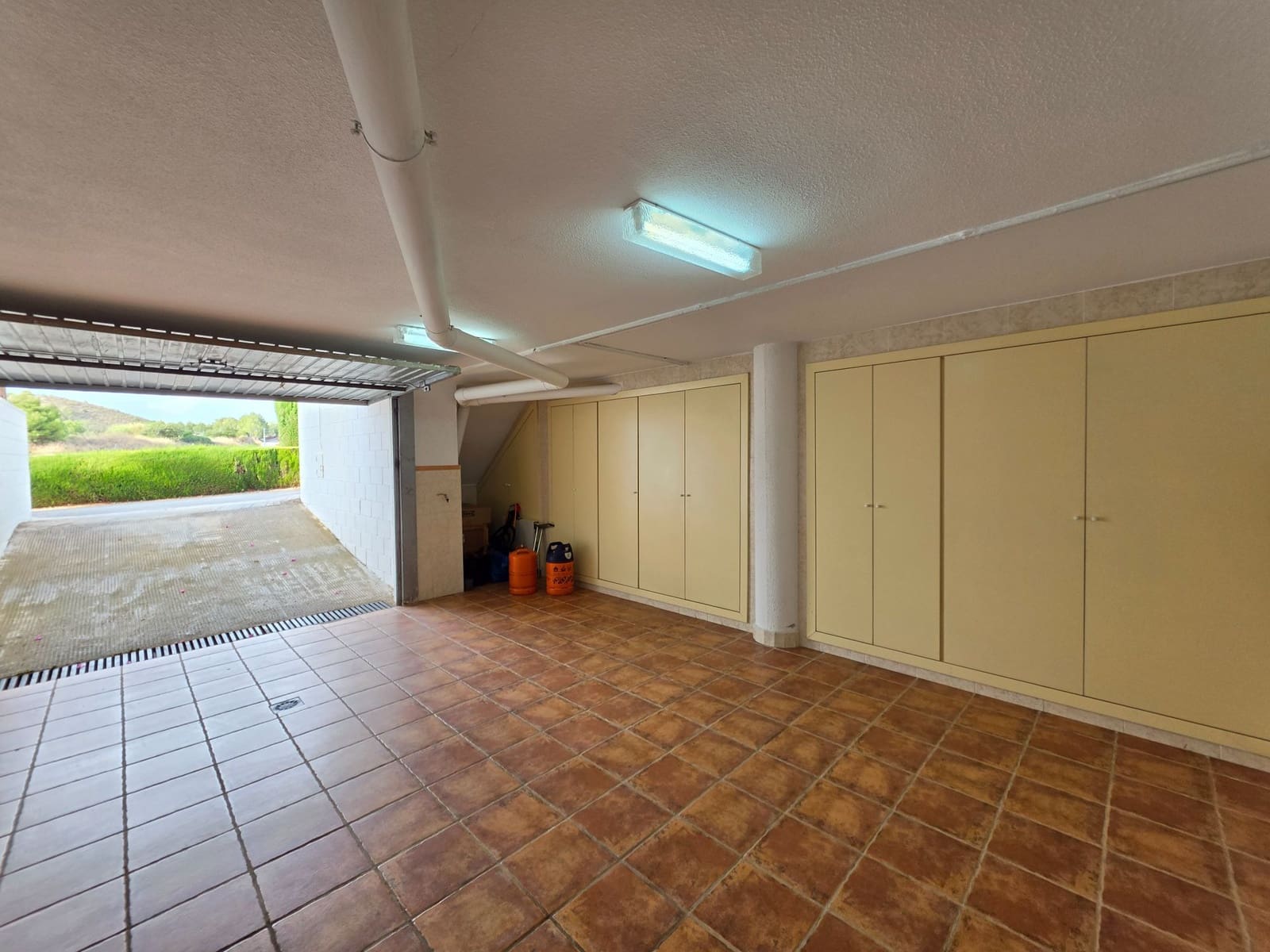 4 bedroom Semi-detached Villa for sale in Petrel / Petrer with pool garage - € 315,000 (Ref: 10061249)