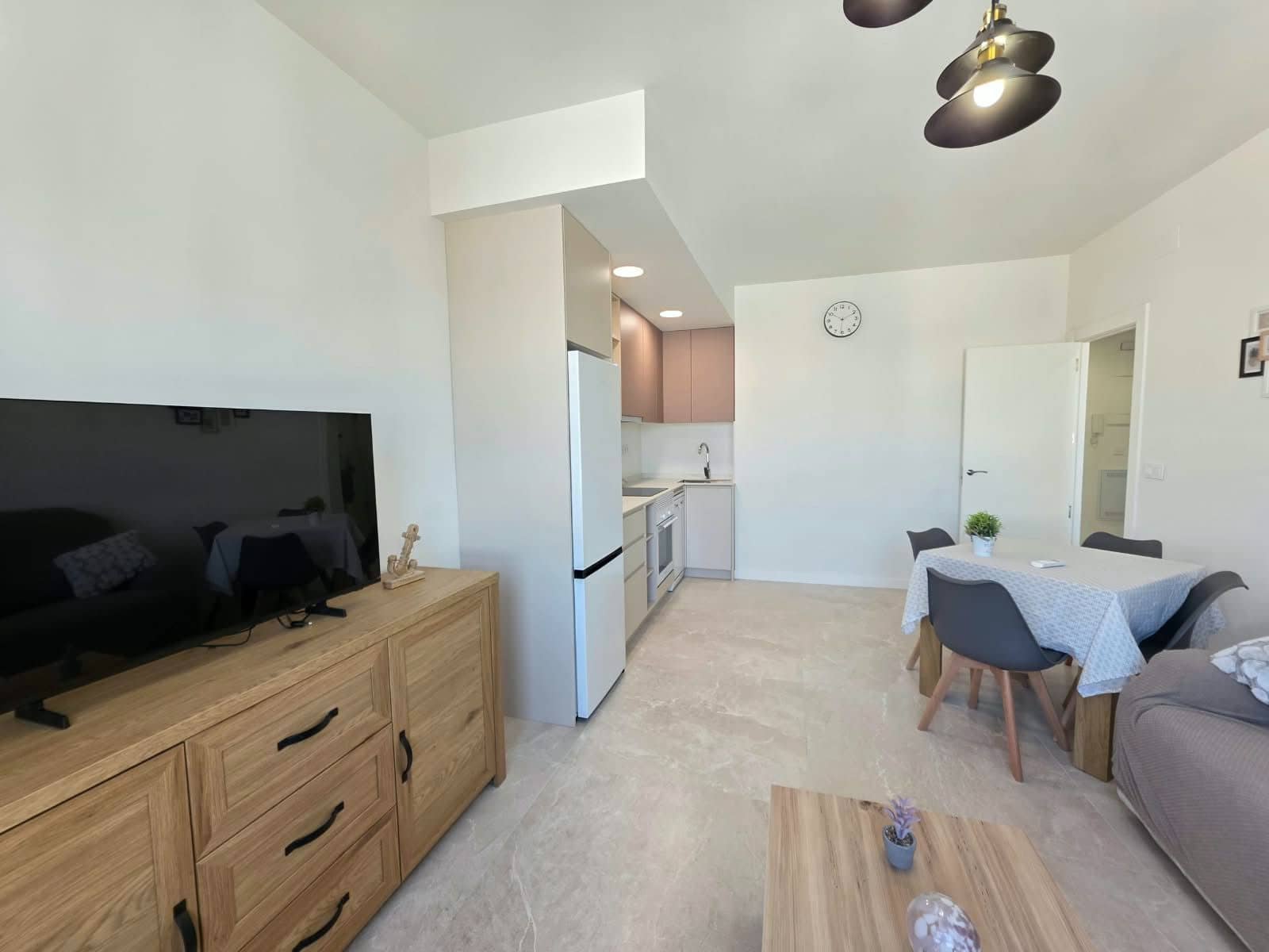 1 makuuhuone Asunto vuokrattavana paikassa Alicante kaupunki - 1 100 € (Ref: 10085467)