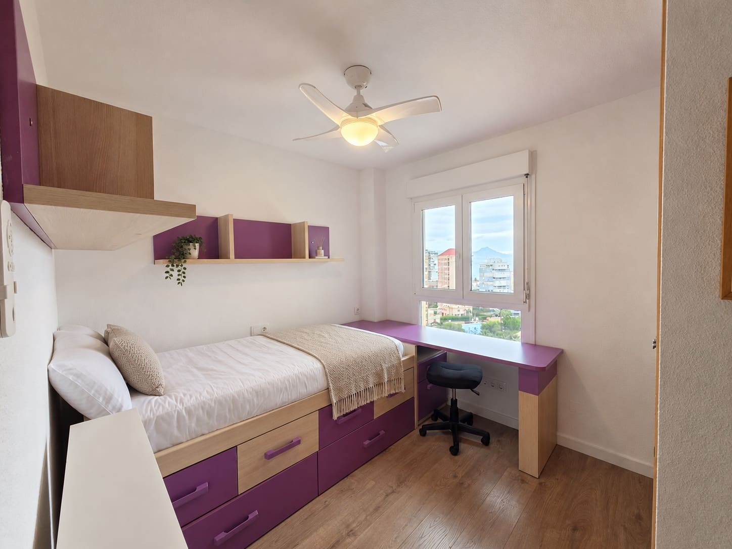3 slaapkamer Flat te huur in Playa de San Juan met zwembad garage - € 1.650 (Ref: 10088818)