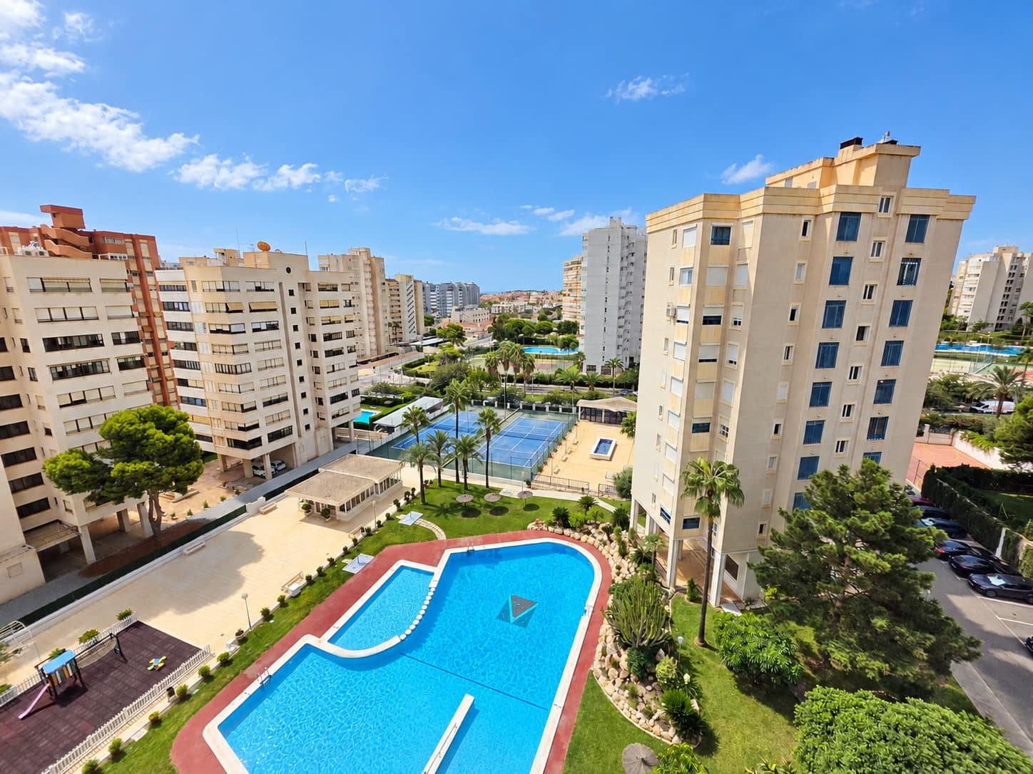 3 slaapkamer Flat te huur in Playa de San Juan met zwembad garage - € 1.650 (Ref: 10088818)