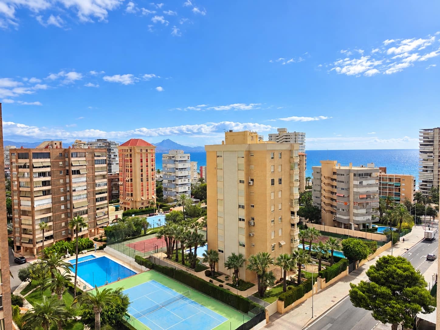 3 slaapkamer Flat te huur in Playa de San Juan met zwembad garage - € 1.650 (Ref: 10088818)