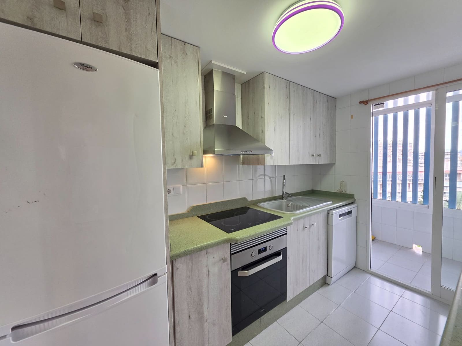 3 slaapkamer Flat te huur in Playa de San Juan met zwembad garage - € 1.650 (Ref: 10088818)