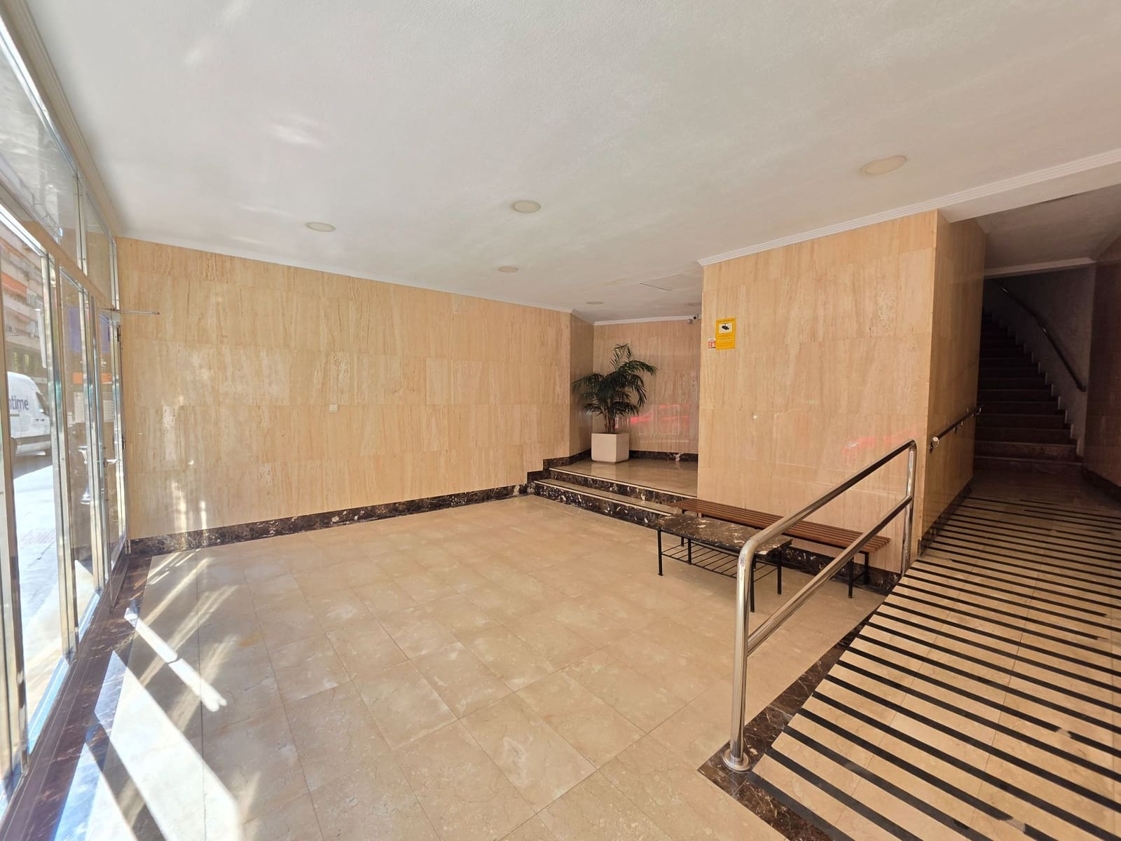 4 bedroom Flat for sale in Alicante / Alacant city - € 319,000 (Ref: 10101544)