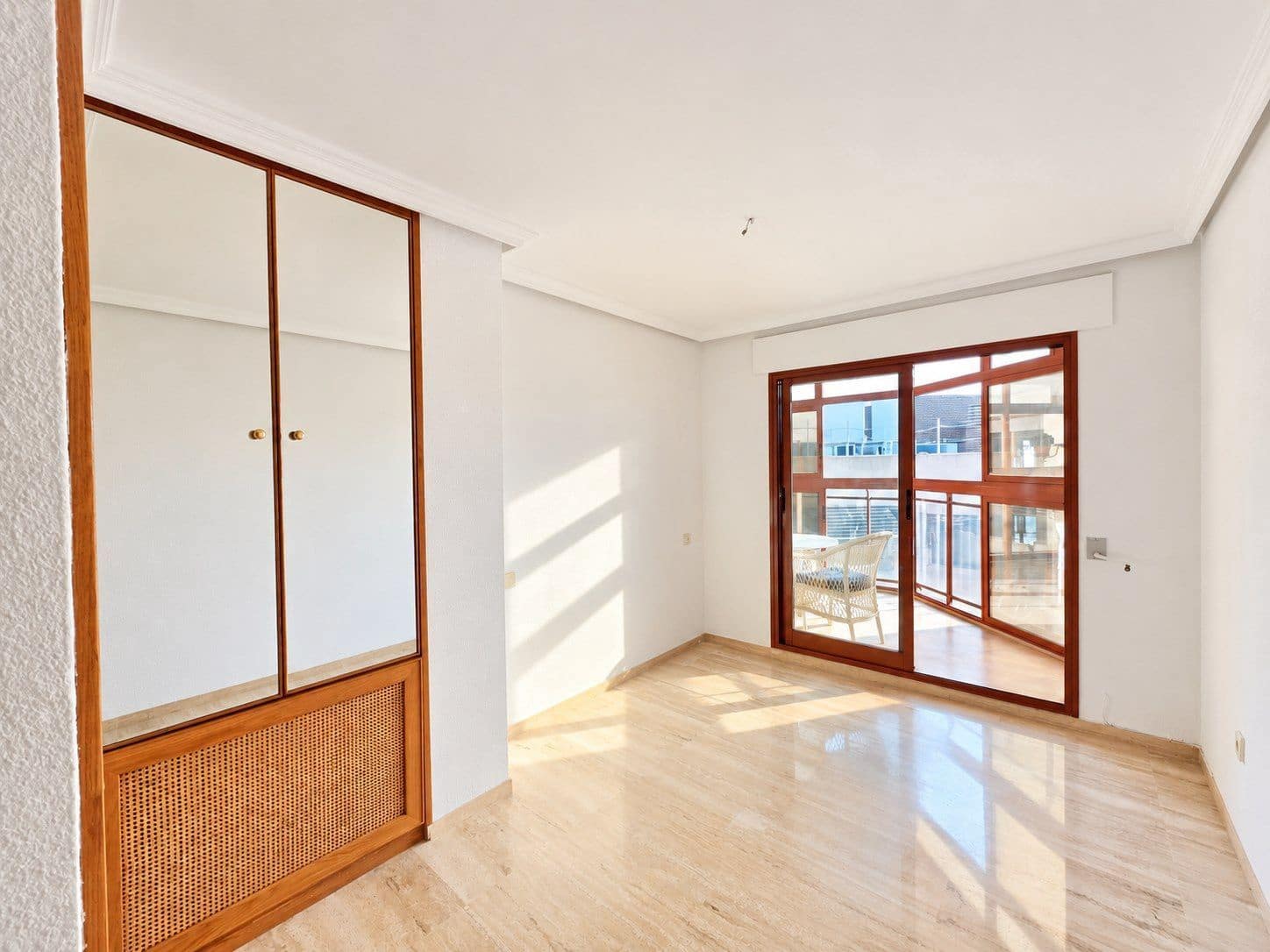 2 Zimmer Penthouse zu verkaufen in Alicante / Alacant Stadt mit Garage - 375.000 € (Ref: 10135595)