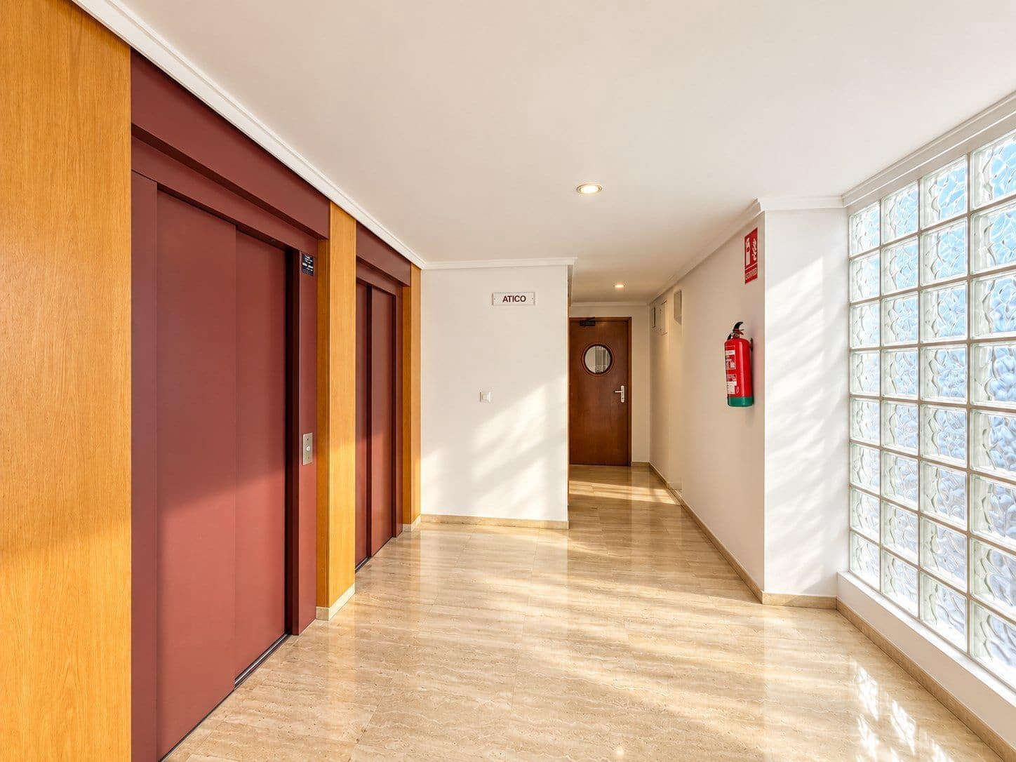 2 Zimmer Penthouse zu verkaufen in Alicante / Alacant Stadt mit Garage - 375.000 € (Ref: 10135595)