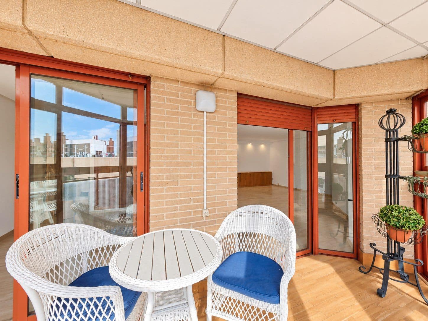 2 Zimmer Penthouse zu verkaufen in Alicante / Alacant Stadt mit Garage - 375.000 € (Ref: 10135595)