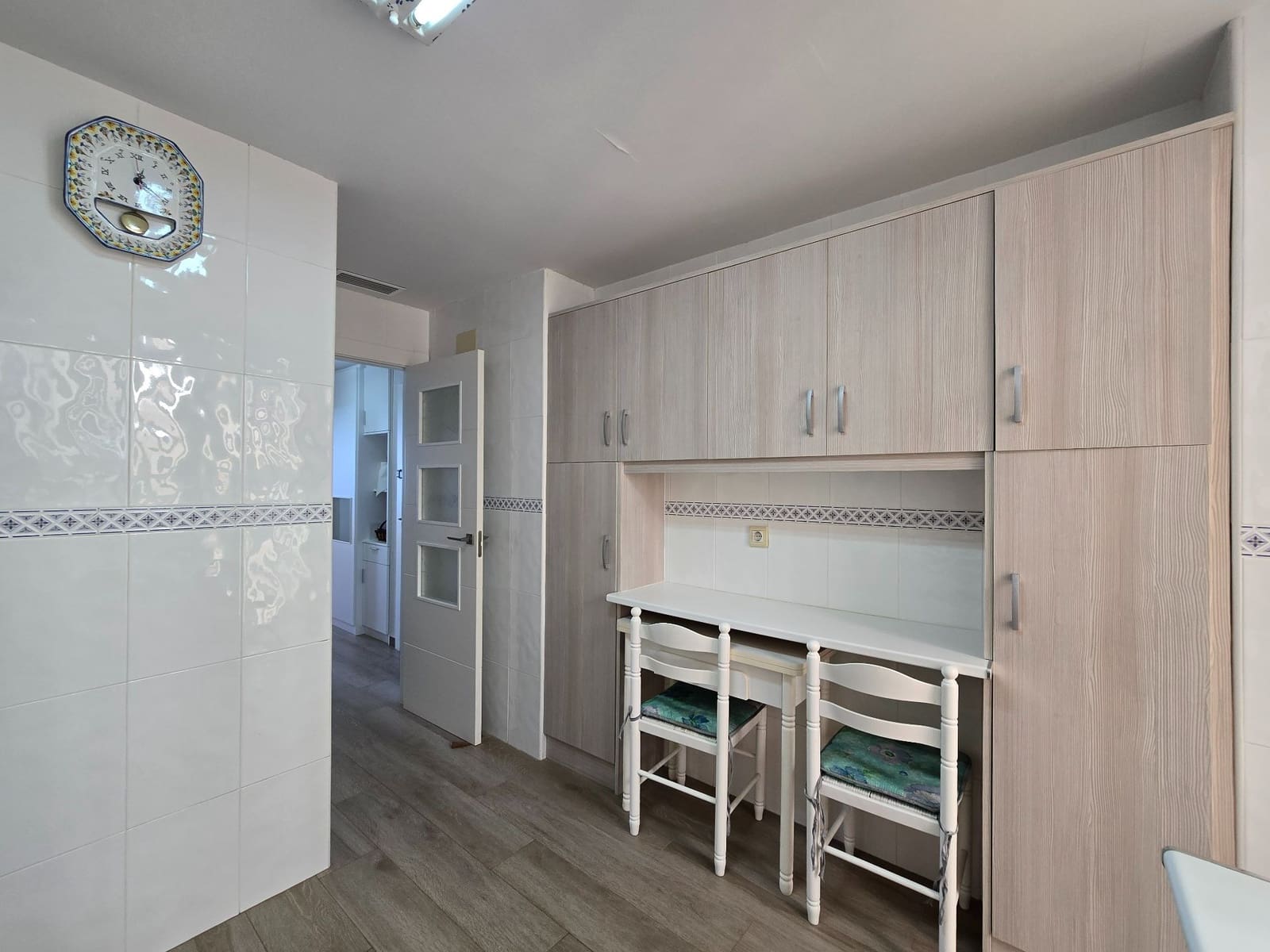 3 slaapkamer Flat te huur in Alicante stad met zwembad garage - € 1.800 (Ref: 10168146)