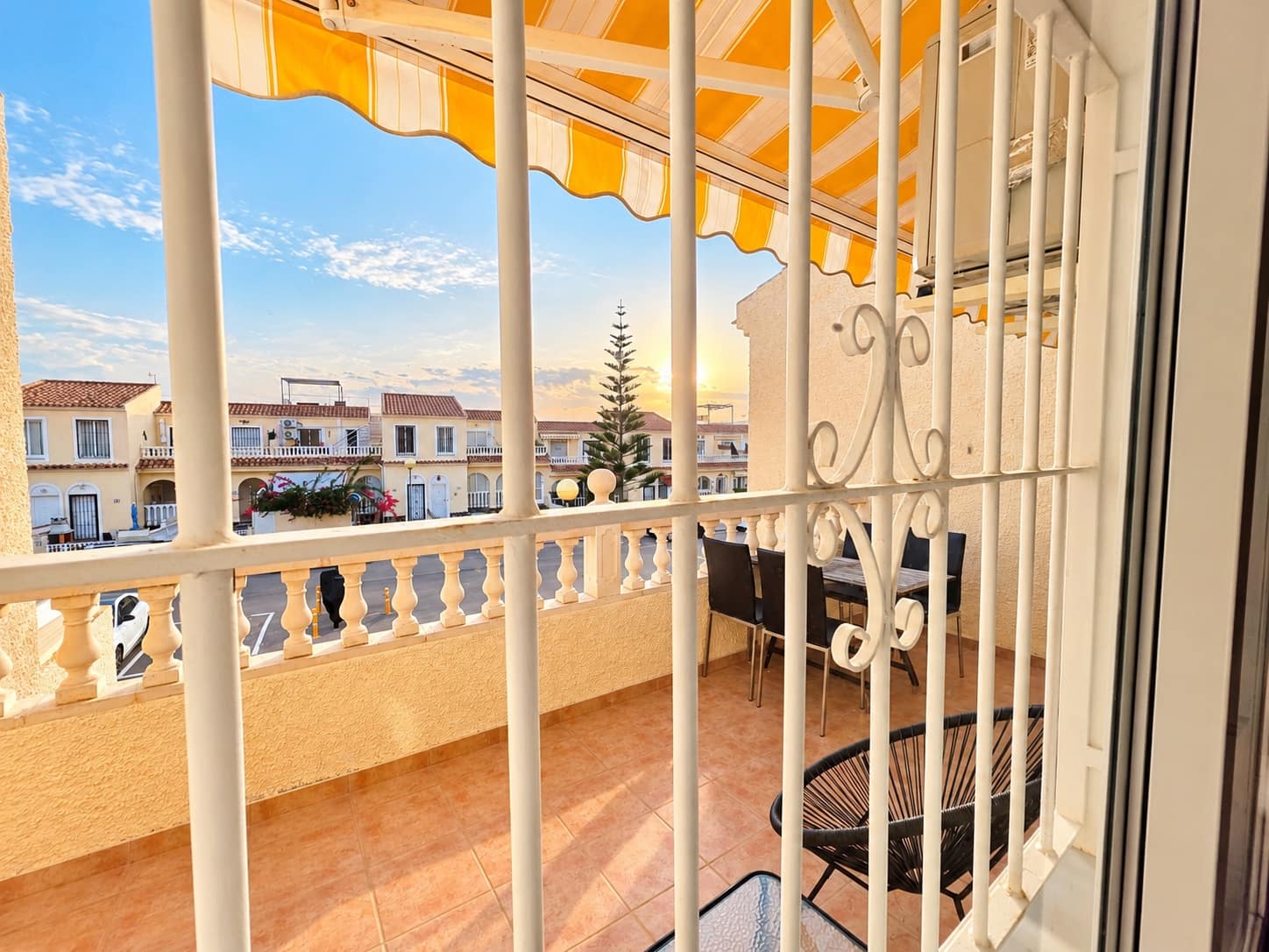 2 camera da letto Bungalow da affittare in Santa Pola con piscina garage - 950 € (Rif: 10170513)