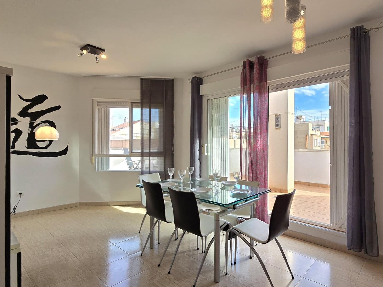 3 soverom Penthouse til leie i Alicante by med garasje - € 1 250 (Ref: 10170514)