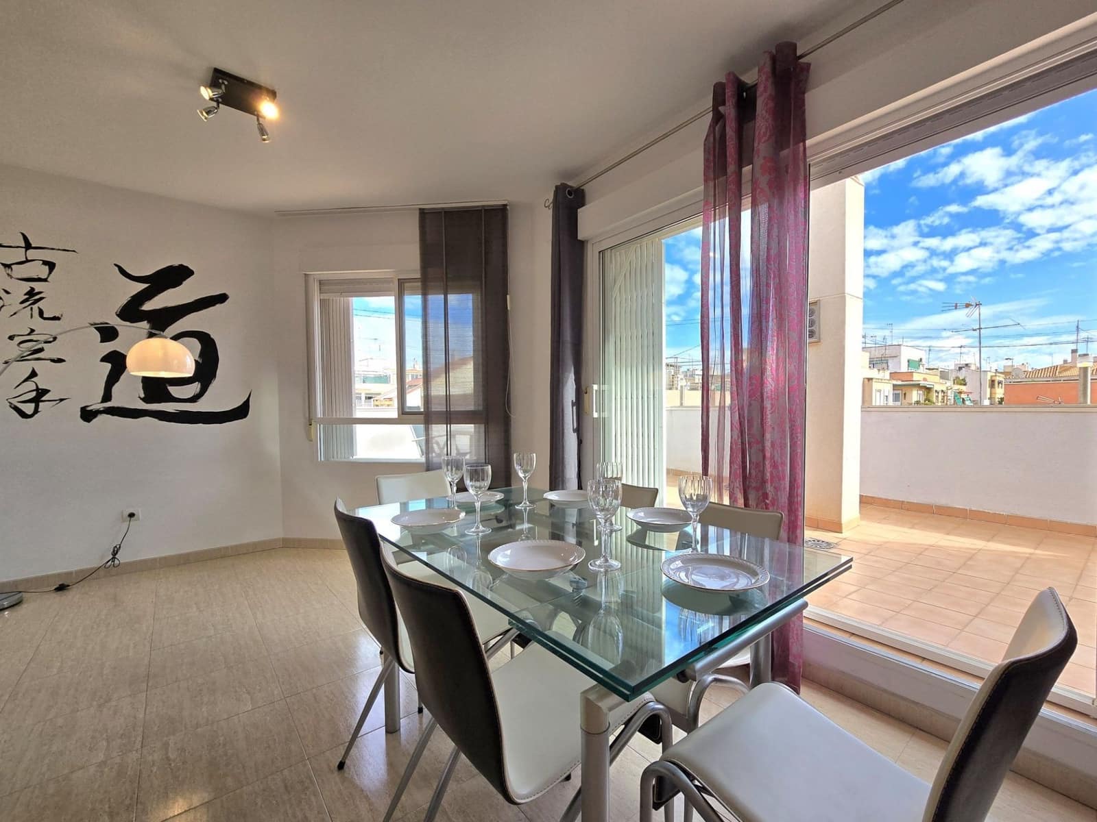 3 soverom Penthouse til leie i Alicante by med garasje - € 1 250 (Ref: 10170514)