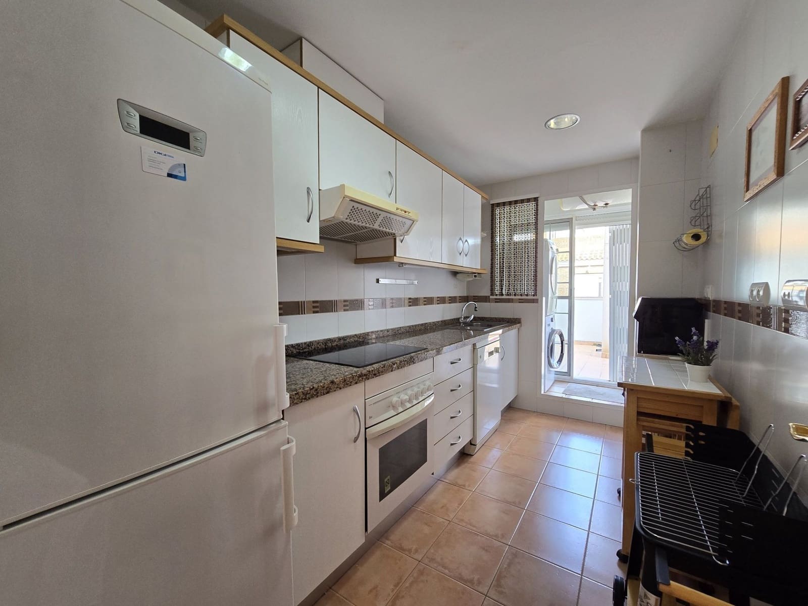 3 soverom Penthouse til leie i Alicante by med garasje - € 1 250 (Ref: 10170514)