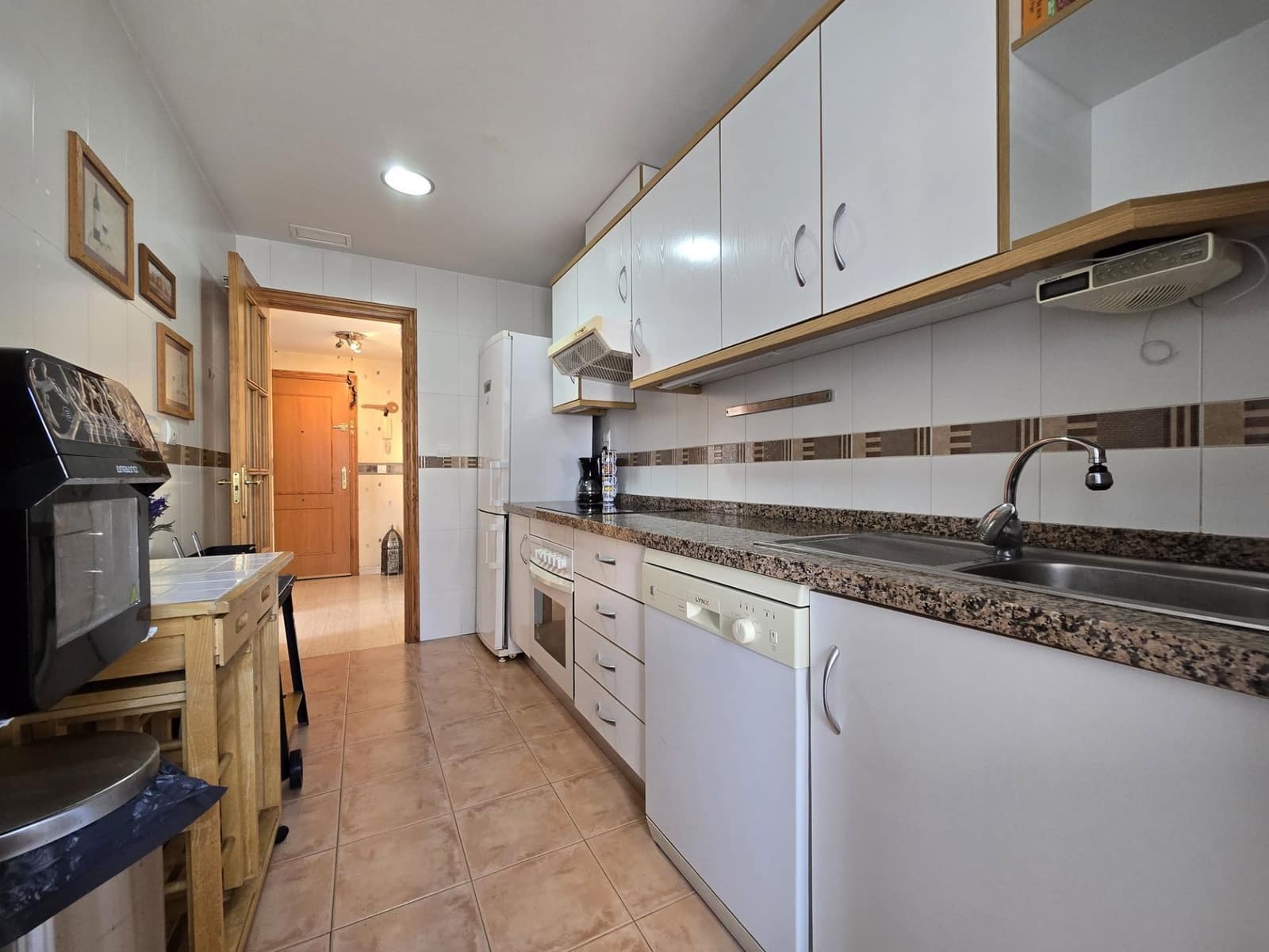 3 soverom Penthouse til leie i Alicante by med garasje - € 1 250 (Ref: 10170514)