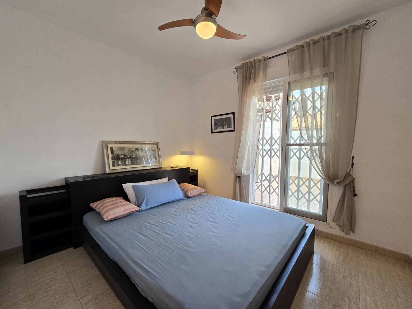 3 soverom Penthouse til leie i Alicante by med garasje - € 1 250 (Ref: 10170514)