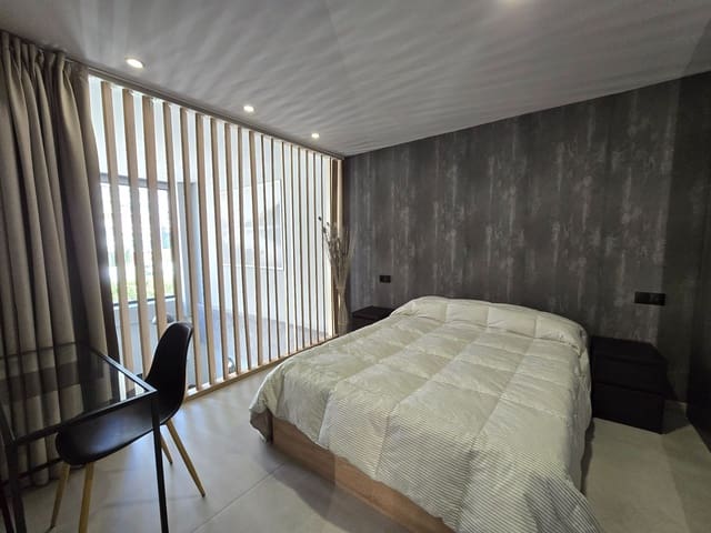 4 bedroom Townhouse for sale in Playa de San Juan, Alicante / Alacant city - € 320,000 (Ref: 9162039)