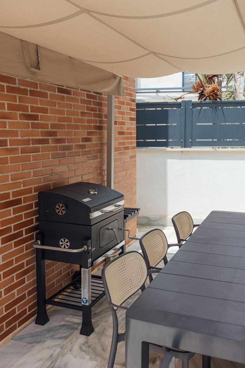 4 soveværelse Villa til leje i Alicante by med swimmingpool garage - € 3.750 (Ref: 9269164)