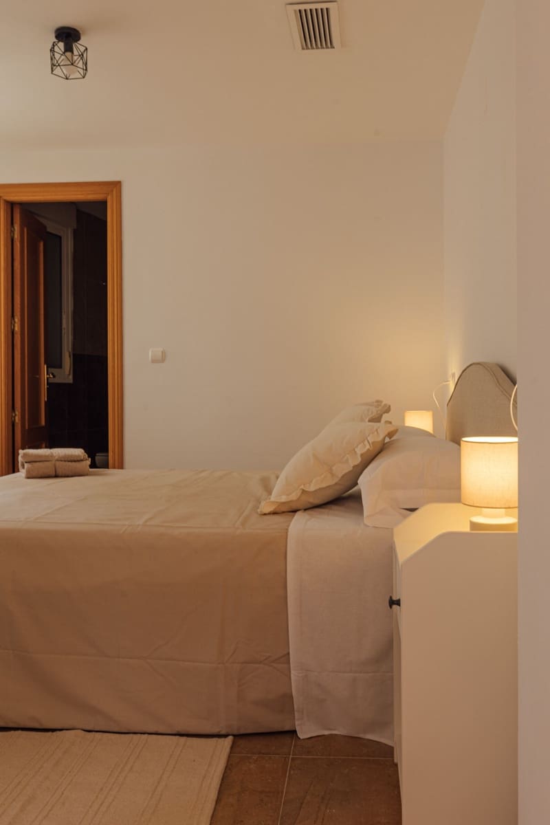 4 soveværelse Villa til leje i Alicante by med swimmingpool garage - € 3.750 (Ref: 9269164)