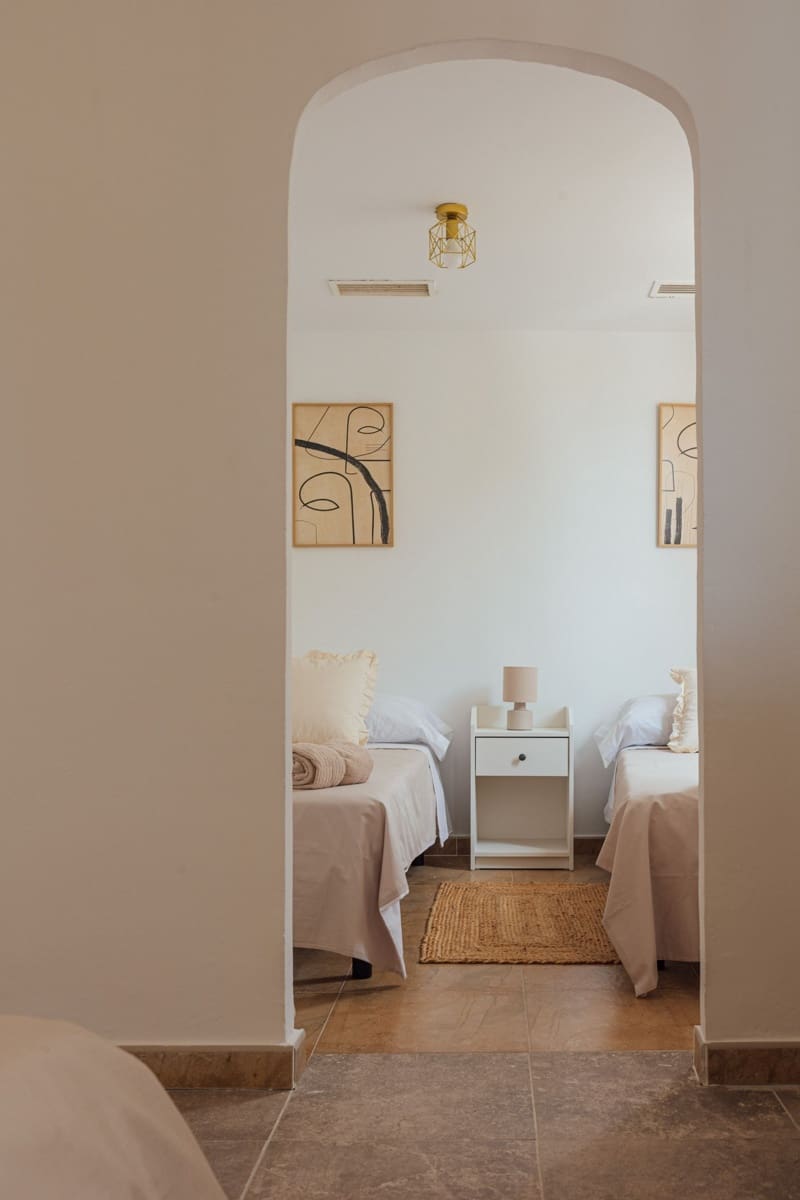 4 soveværelse Villa til leje i Alicante by med swimmingpool garage - € 3.750 (Ref: 9269164)