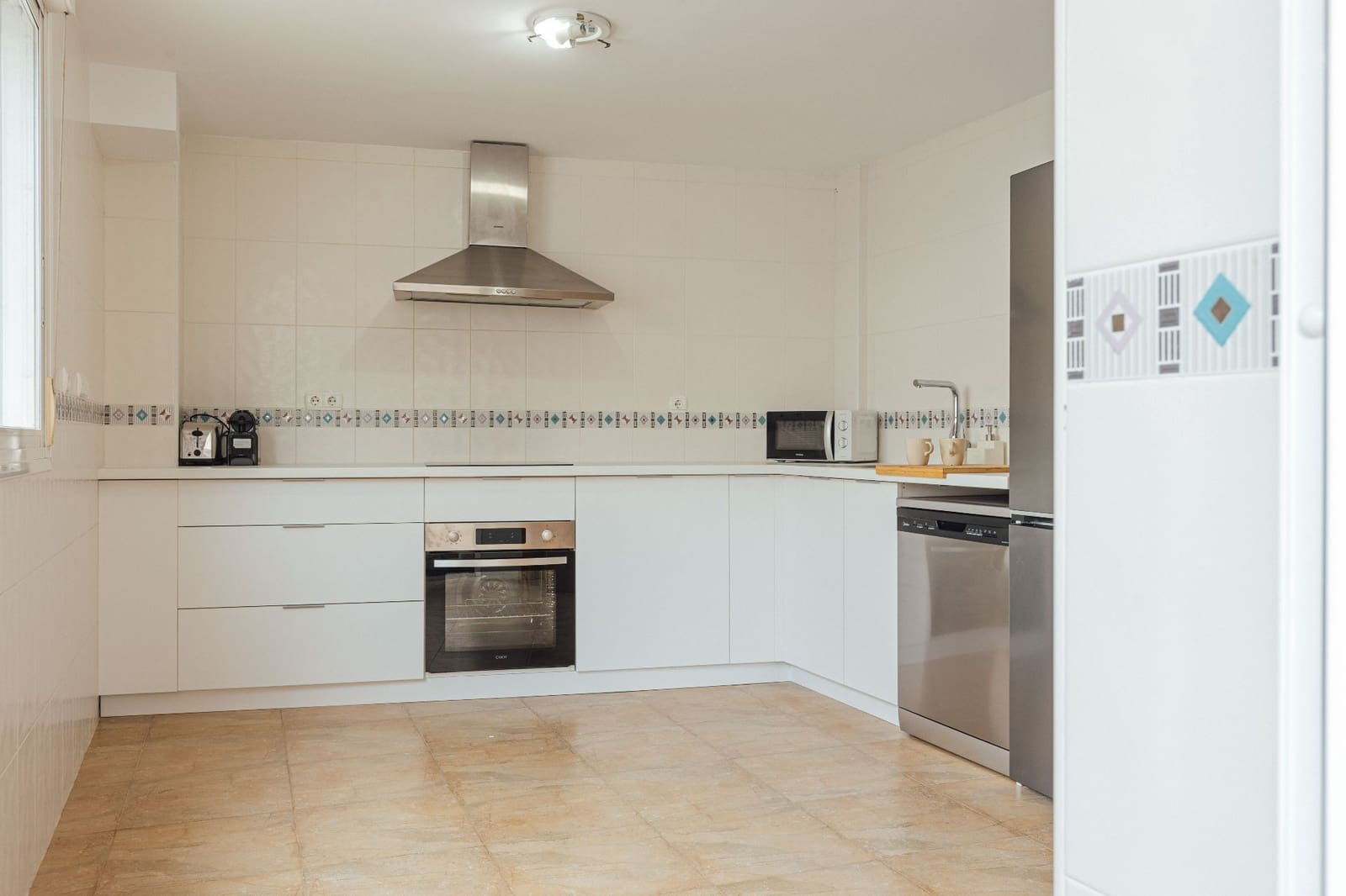 4 soveværelse Villa til leje i Alicante by med swimmingpool garage - € 3.750 (Ref: 9269164)