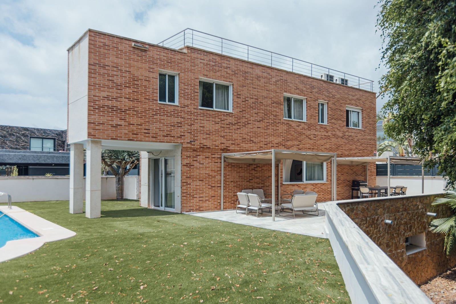 4 soveværelse Villa til leje i Alicante by med swimmingpool garage - € 3.750 (Ref: 9269164)