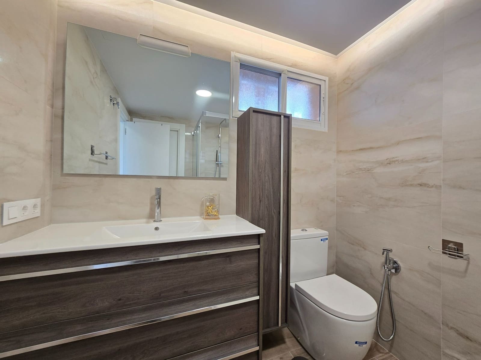 2 soveværelse Lejlighed til salg i Alicante by med swimmingpool garage - € 355.000 (Ref: 9308227)