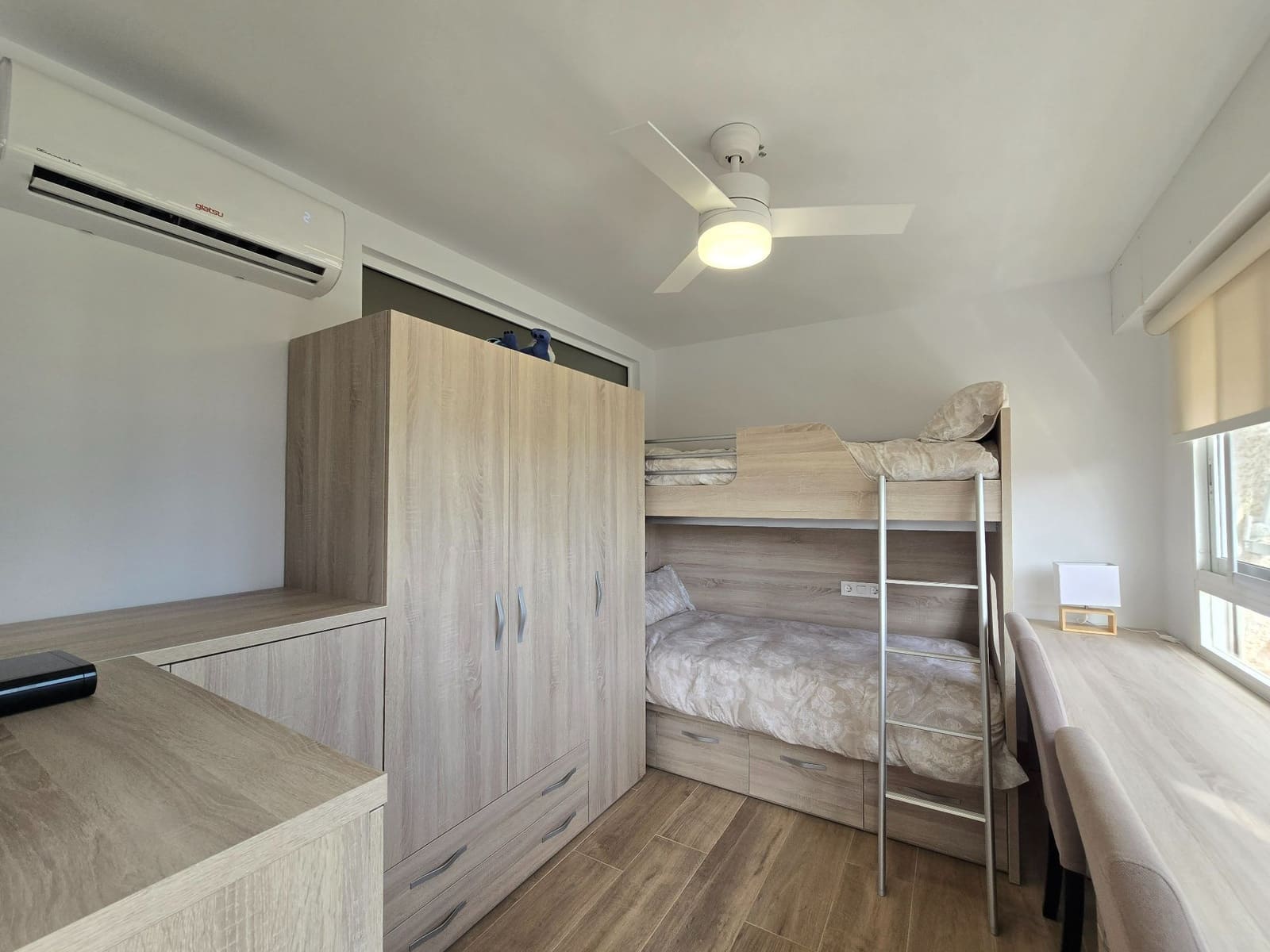 2 soveværelse Lejlighed til salg i Alicante by med swimmingpool garage - € 355.000 (Ref: 9308227)