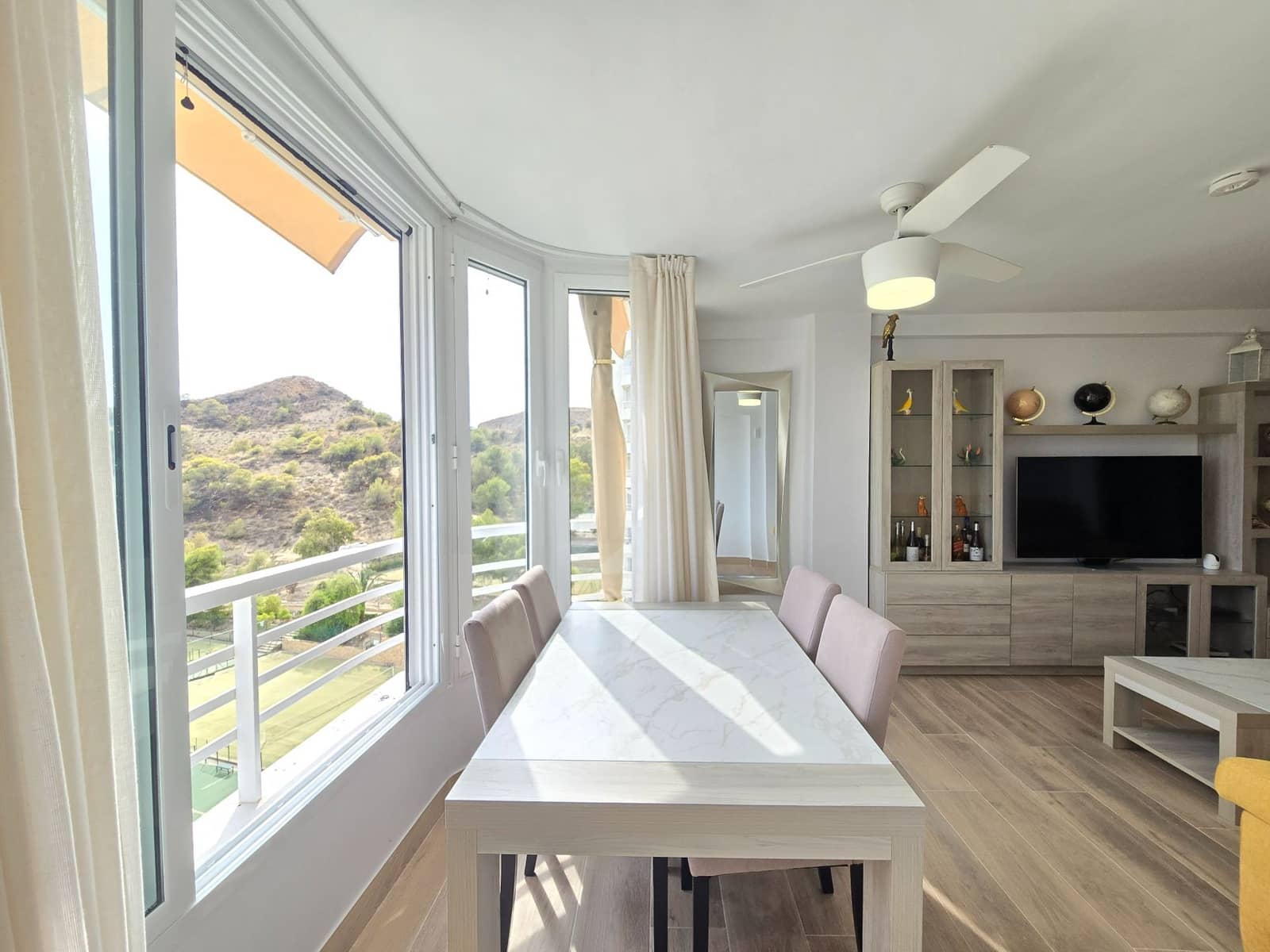 2 soveværelse Lejlighed til salg i Alicante by med swimmingpool garage - € 355.000 (Ref: 9308227)