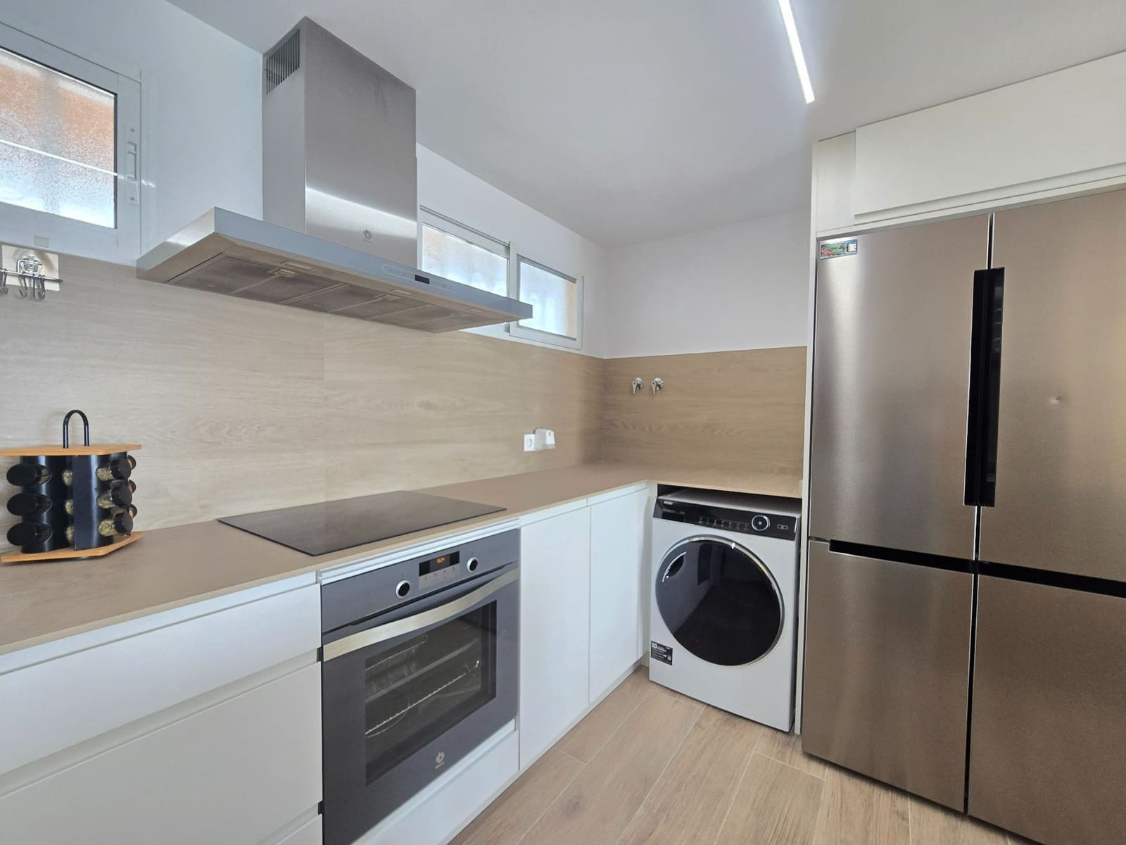 2 soveværelse Lejlighed til salg i Alicante by med swimmingpool garage - € 355.000 (Ref: 9308227)