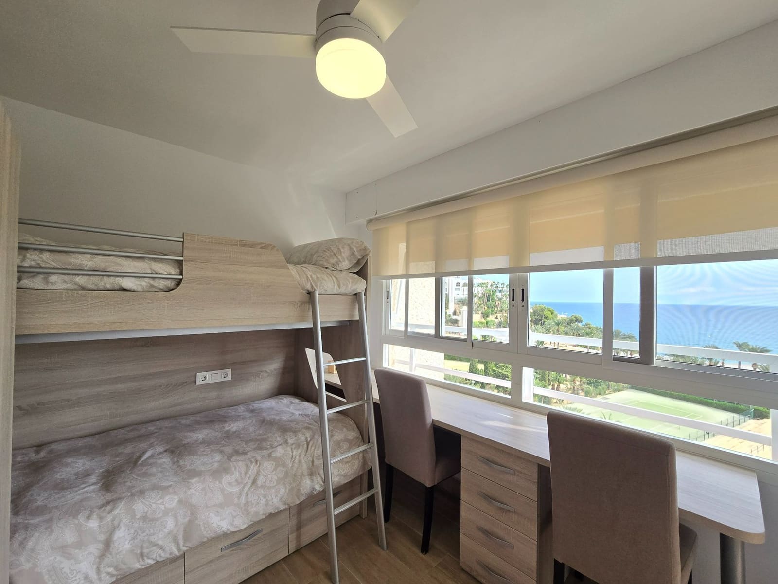 2 soveværelse Lejlighed til salg i Alicante by med swimmingpool garage - € 355.000 (Ref: 9308227)