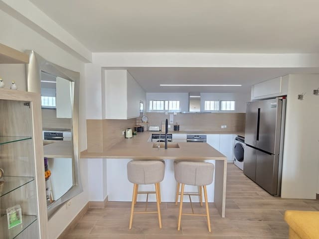 2 soveværelse Lejlighed til salg i Alicante by med swimmingpool garage - € 355.000 (Ref: 9308227)