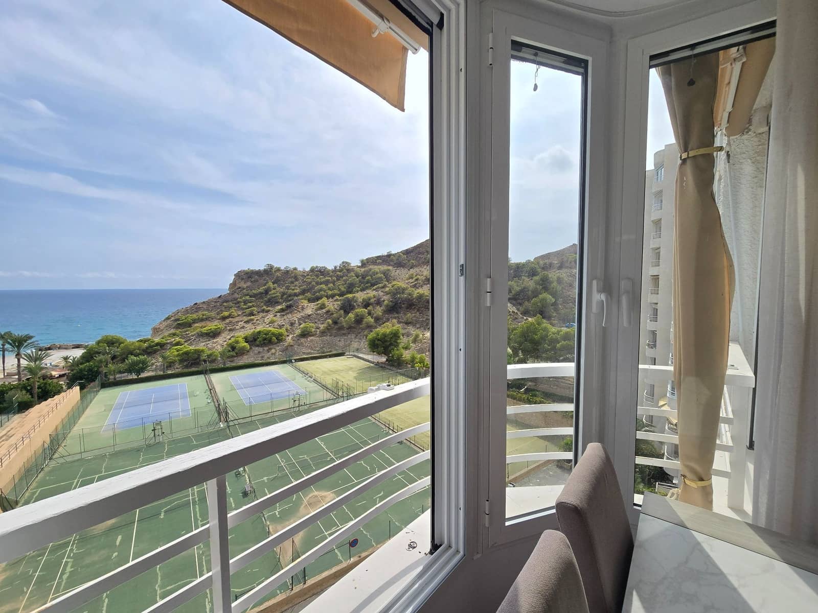 2 soveværelse Lejlighed til salg i Alicante by med swimmingpool garage - € 355.000 (Ref: 9308227)