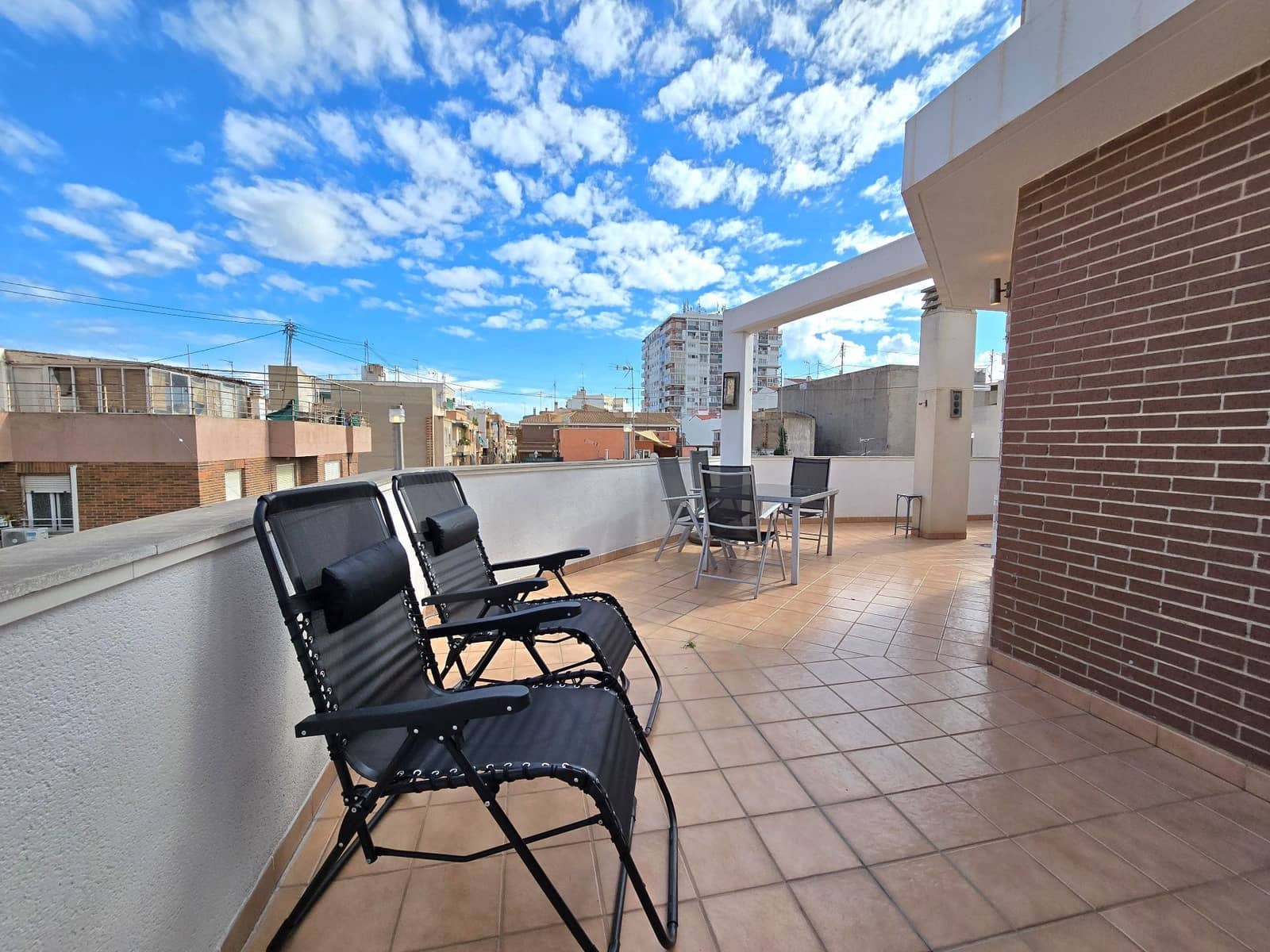 2 sypialnia Penthouse do wynajęcia w Miasto Alicante / Alacant z garażem - 1 150 € (Ref: 9346813)