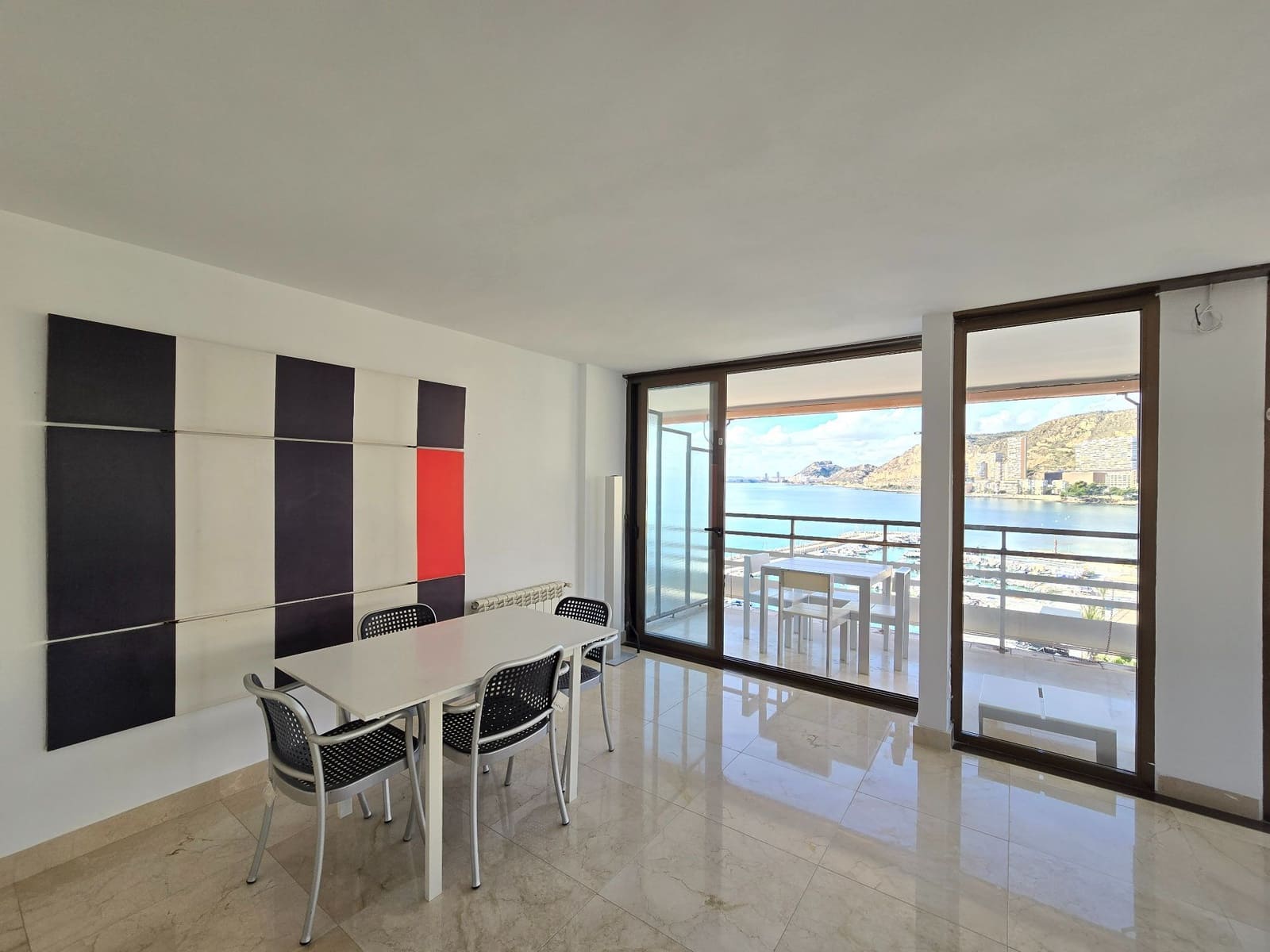 2 camera da letto Appartamento da affittare in Alicante citta con garage - 1.800 € (Rif: 9366952)