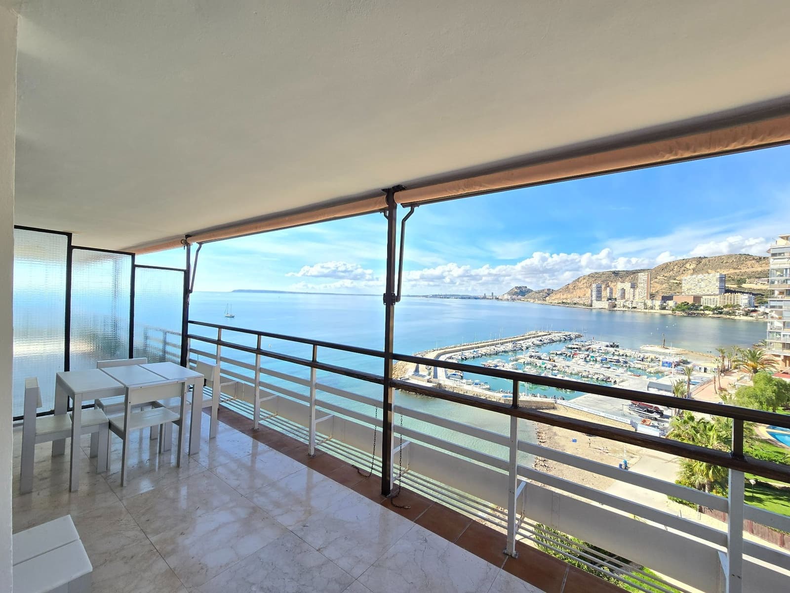 2 camera da letto Appartamento da affittare in Alicante citta con garage - 1.800 € (Rif: 9366952)