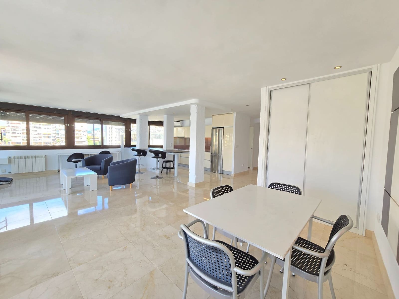 2 camera da letto Appartamento da affittare in Alicante citta con garage - 1.800 € (Rif: 9366952)