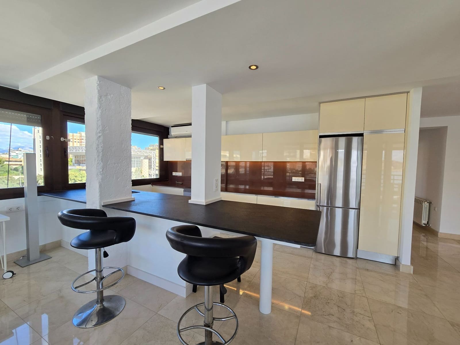 2 camera da letto Appartamento da affittare in Alicante citta con garage - 1.800 € (Rif: 9366952)