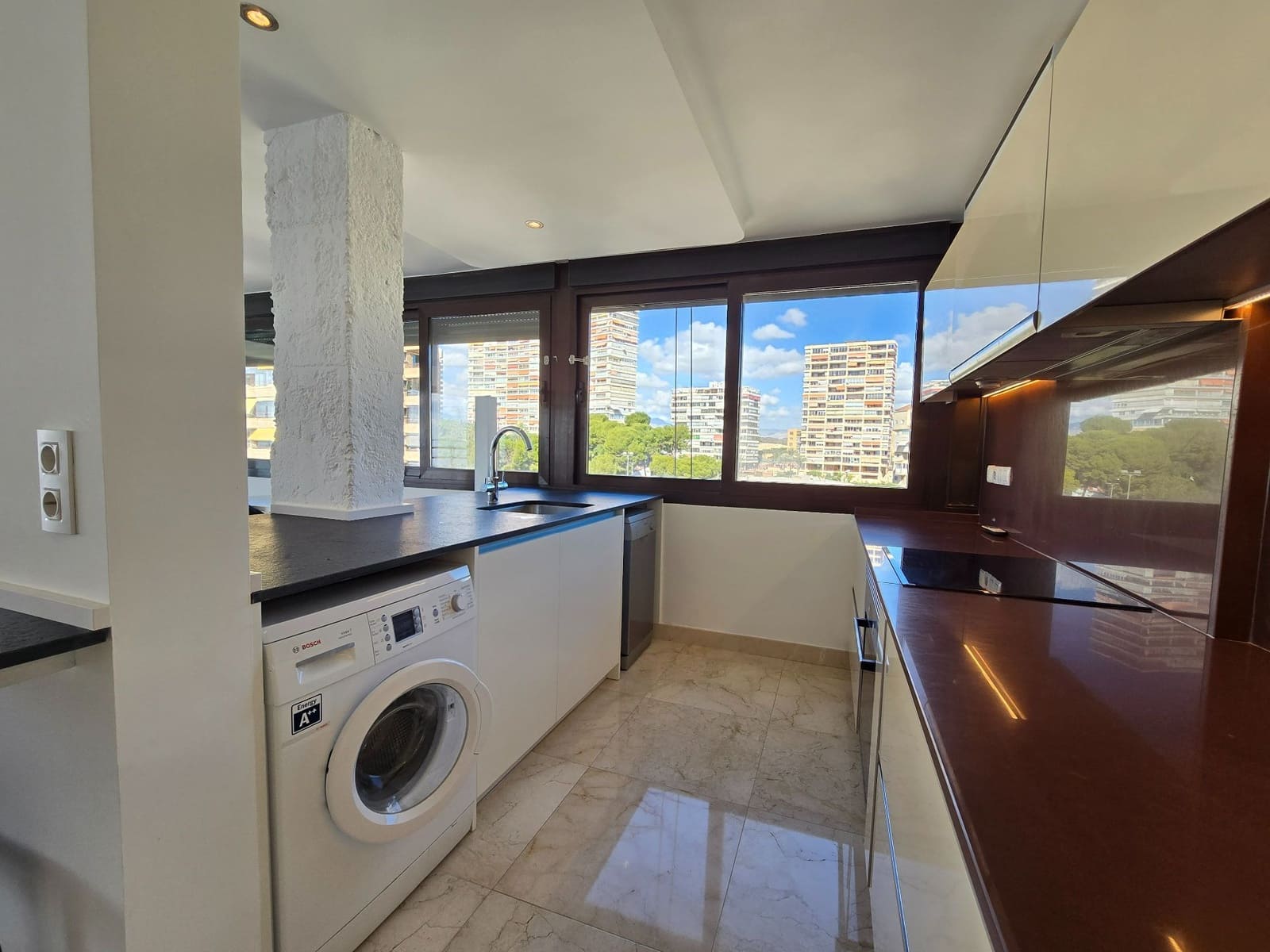 2 camera da letto Appartamento da affittare in Alicante citta con garage - 1.800 € (Rif: 9366952)