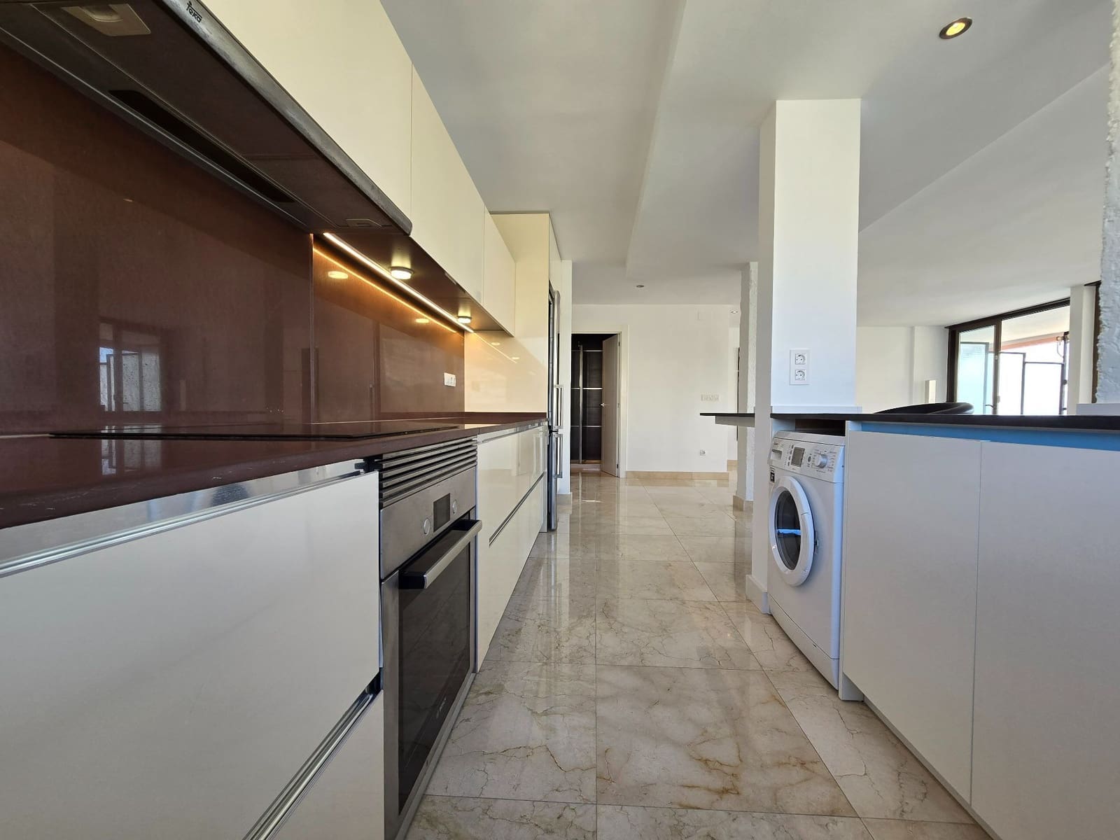 2 camera da letto Appartamento da affittare in Alicante citta con garage - 1.800 € (Rif: 9366952)