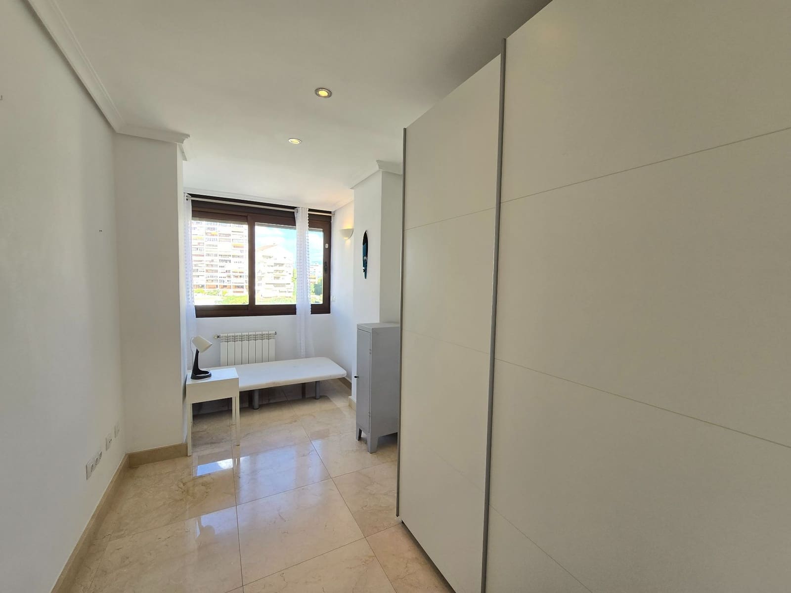 2 camera da letto Appartamento da affittare in Alicante citta con garage - 1.800 € (Rif: 9366952)
