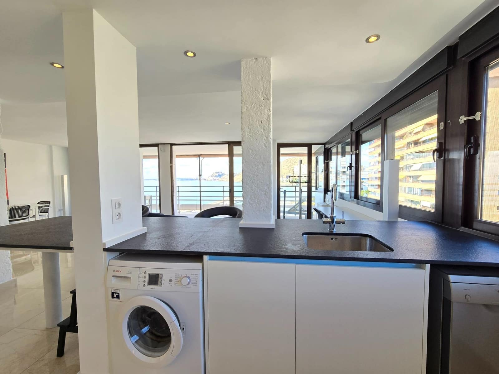 2 camera da letto Appartamento da affittare in Alicante citta con garage - 1.800 € (Rif: 9366952)